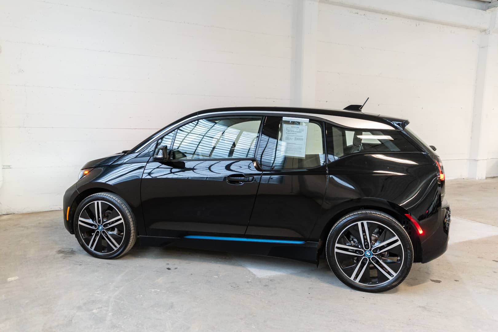 EverCars Co. vehicle image 9 for BMW i3 -  Mega World on EverCars Co.