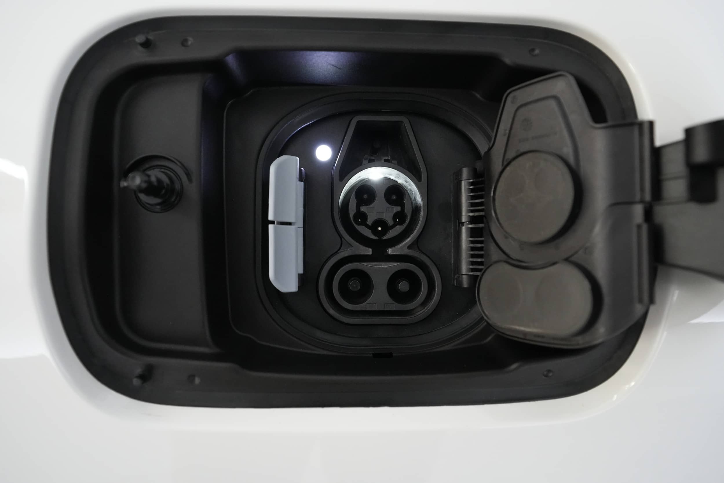 EverCars Co. vehicle image 8 for BMW i4 -  eDrive40 on EverCars Co.