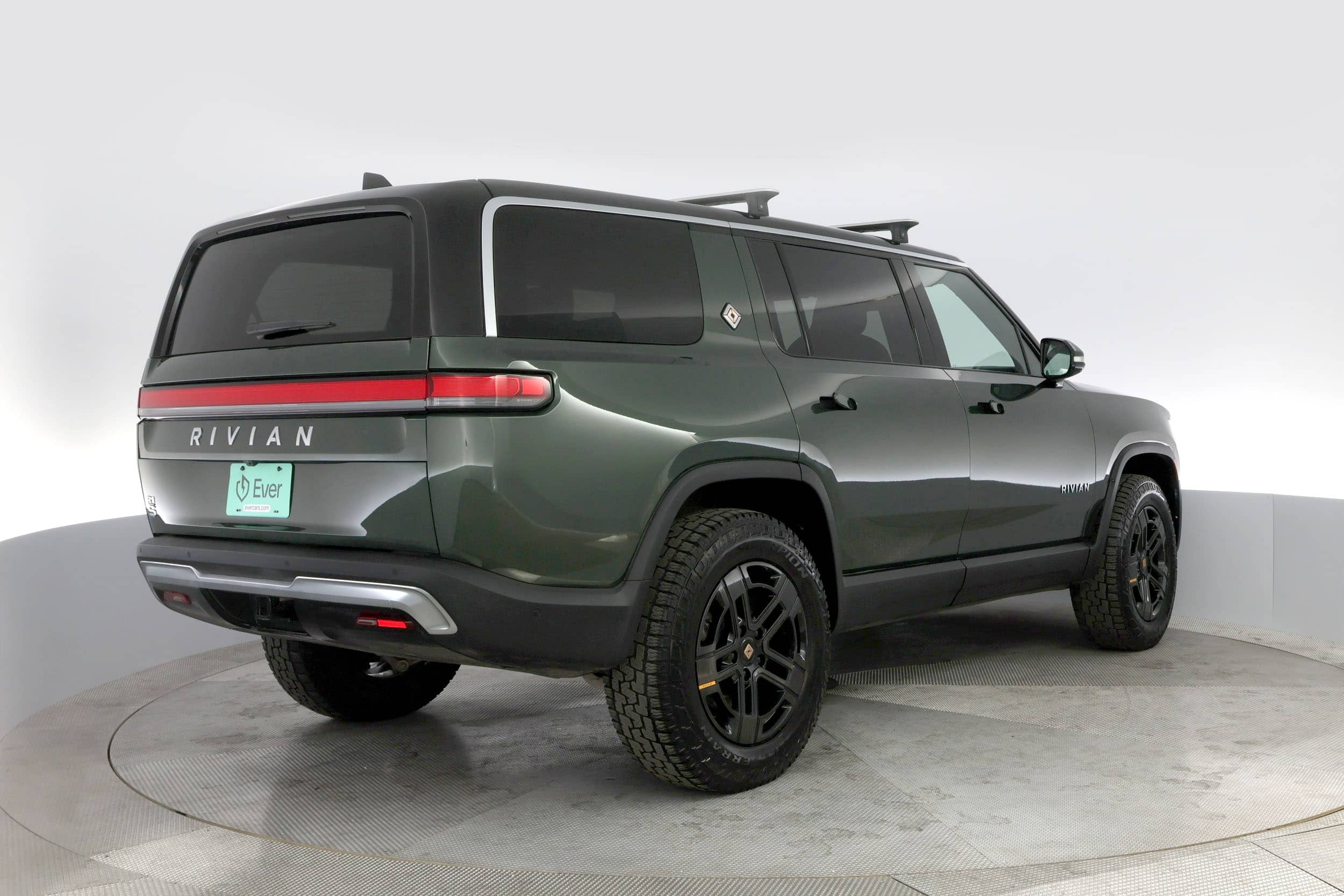 EverCars Co. vehicle image 2 for Rivian R1S -  Adventure on EverCars Co.