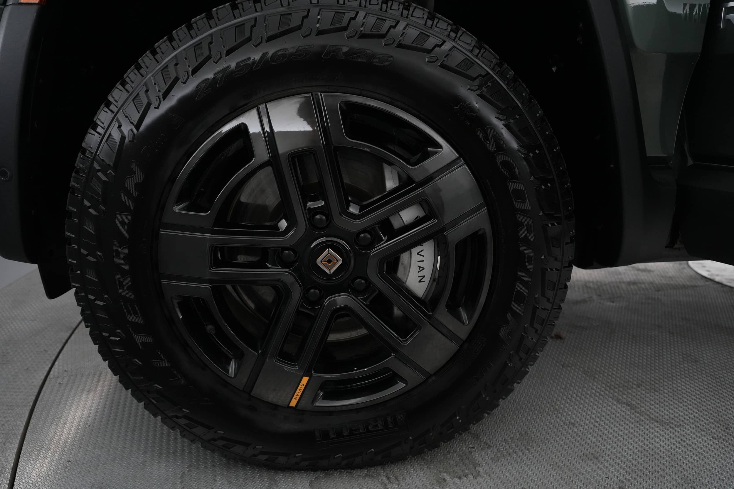 EverCars Co. vehicle image 15 for Rivian R1S -  Adventure on EverCars Co.