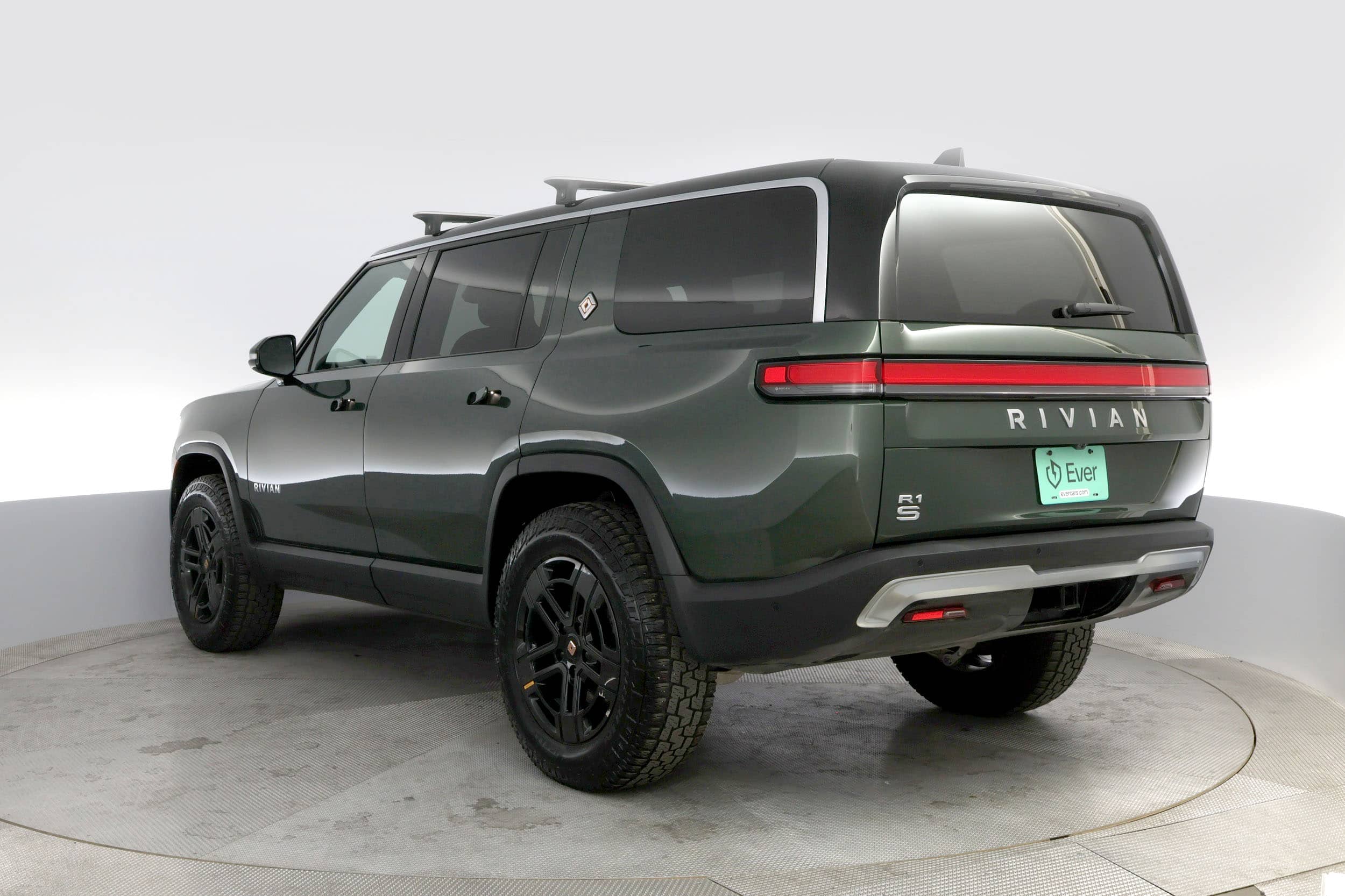 EverCars Co. vehicle image 13 for Rivian R1S -  Adventure on EverCars Co.