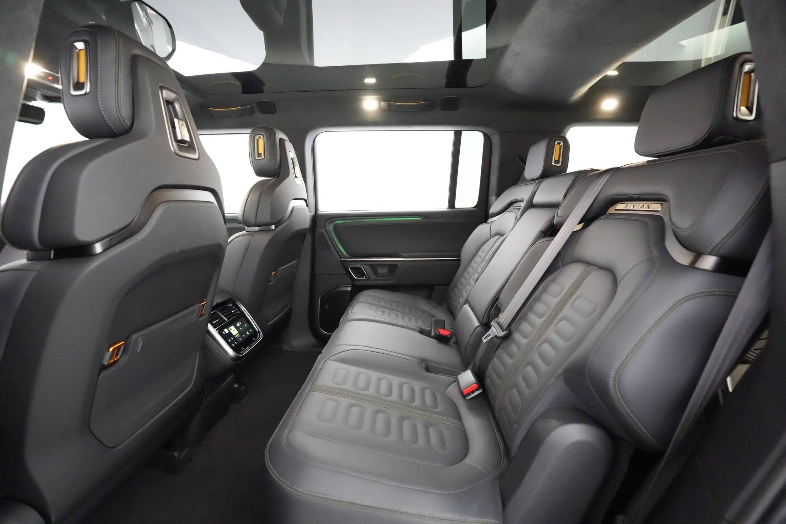 EverCars Co. vehicle image 19 for Rivian R1S -  Adventure on EverCars Co.