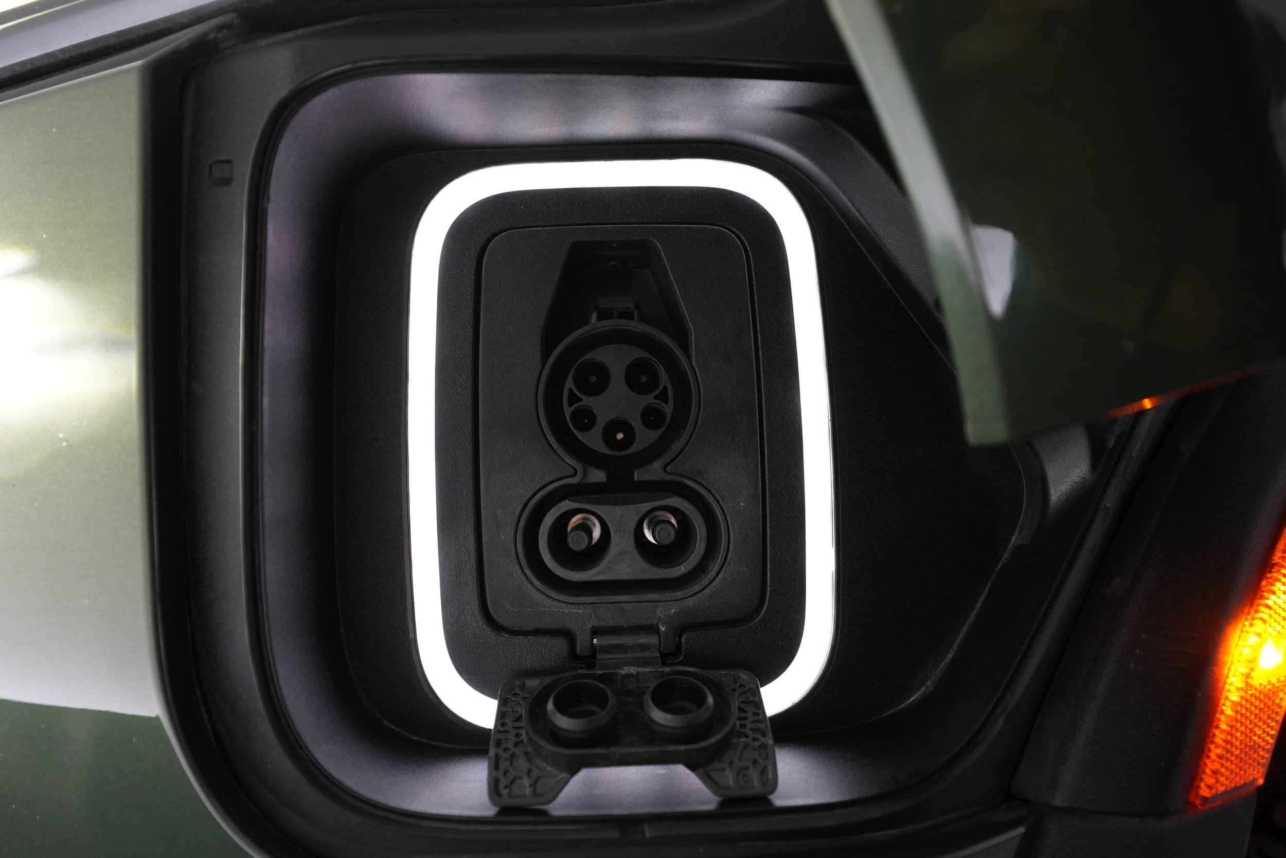 EverCars Co. vehicle image 8 for Rivian R1S -  Adventure on EverCars Co.