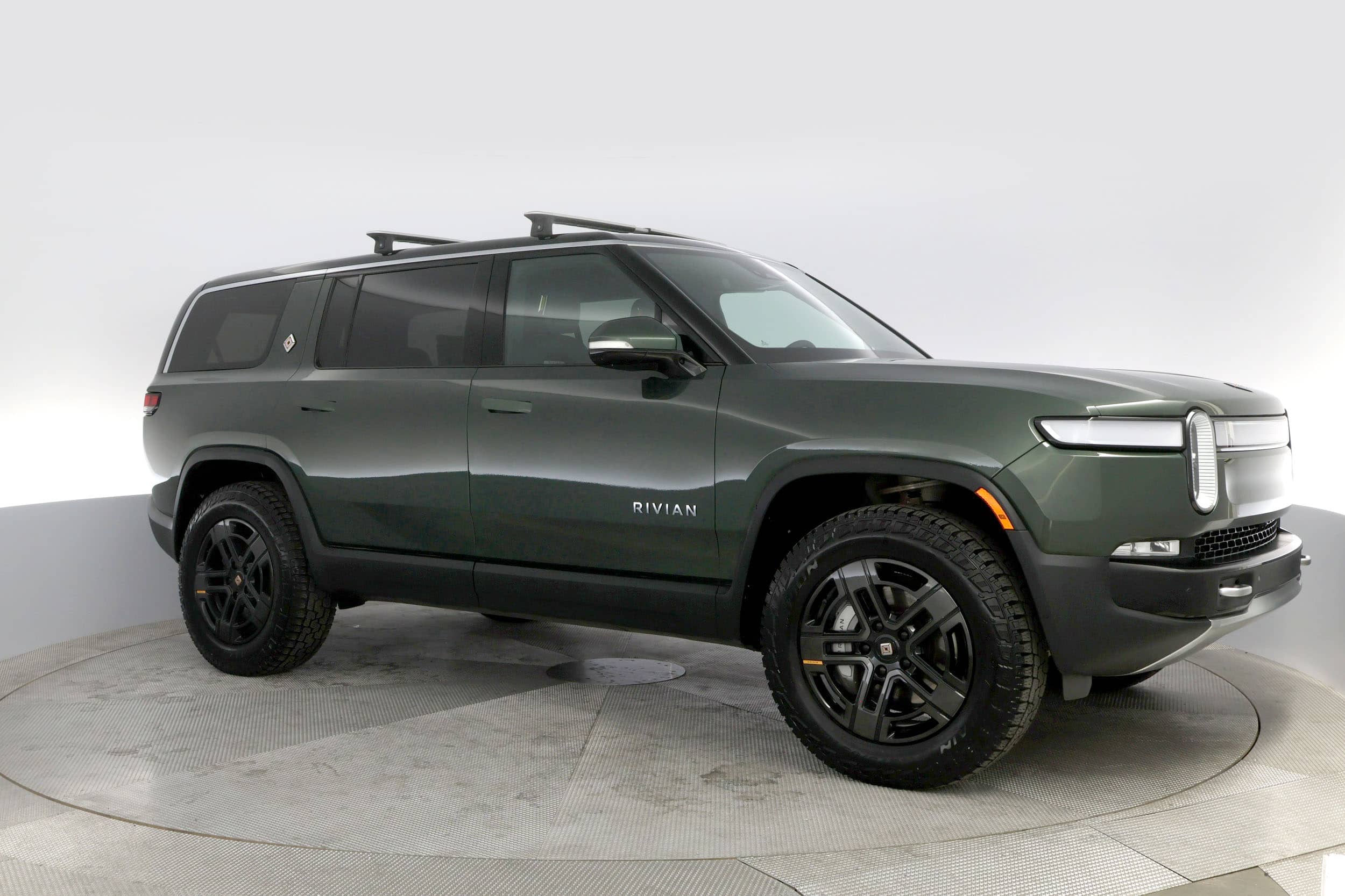 EverCars Co. vehicle image 11 for Rivian R1S -  Adventure on EverCars Co.