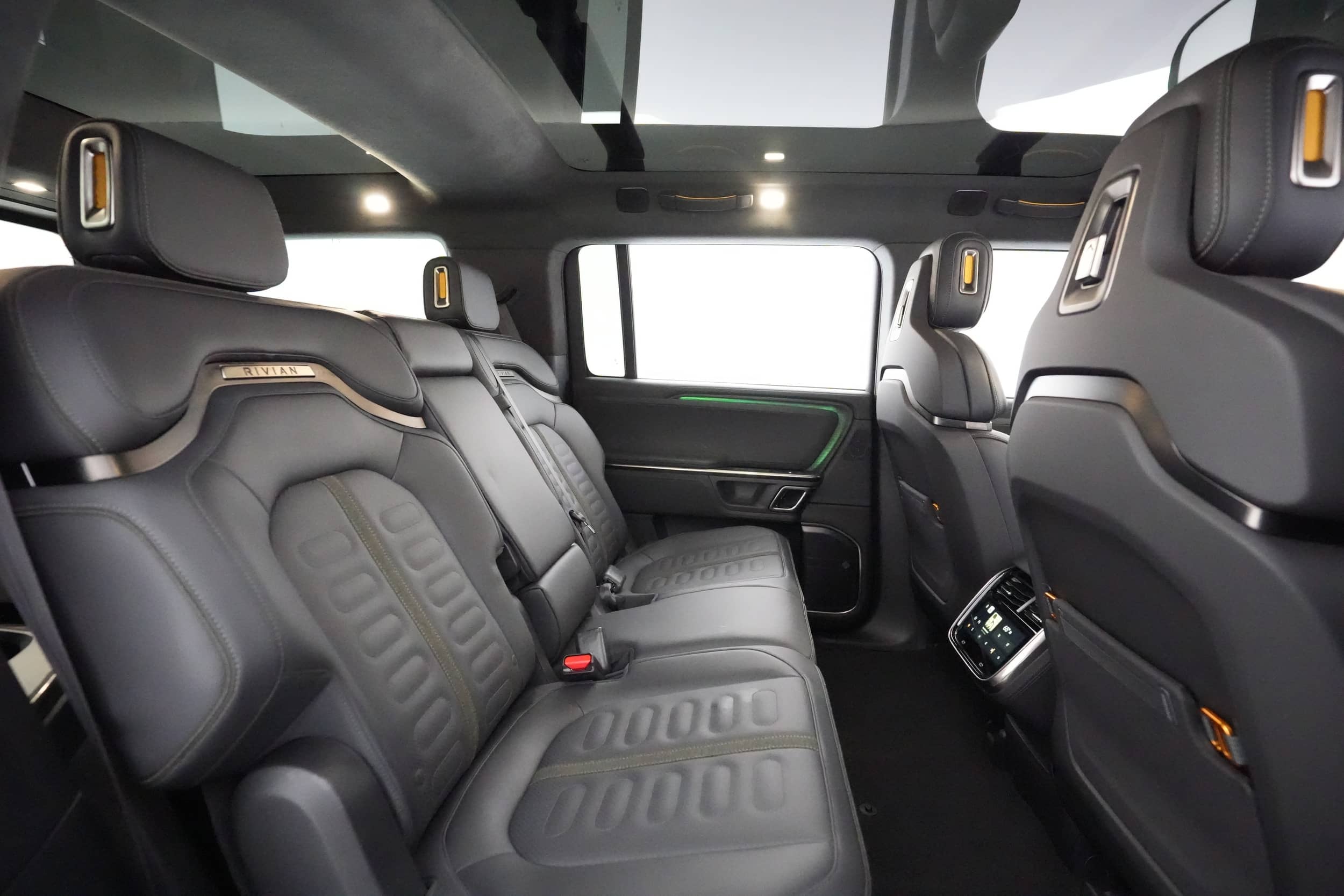 EverCars Co. vehicle image 4 for Rivian R1S -  Adventure on EverCars Co.