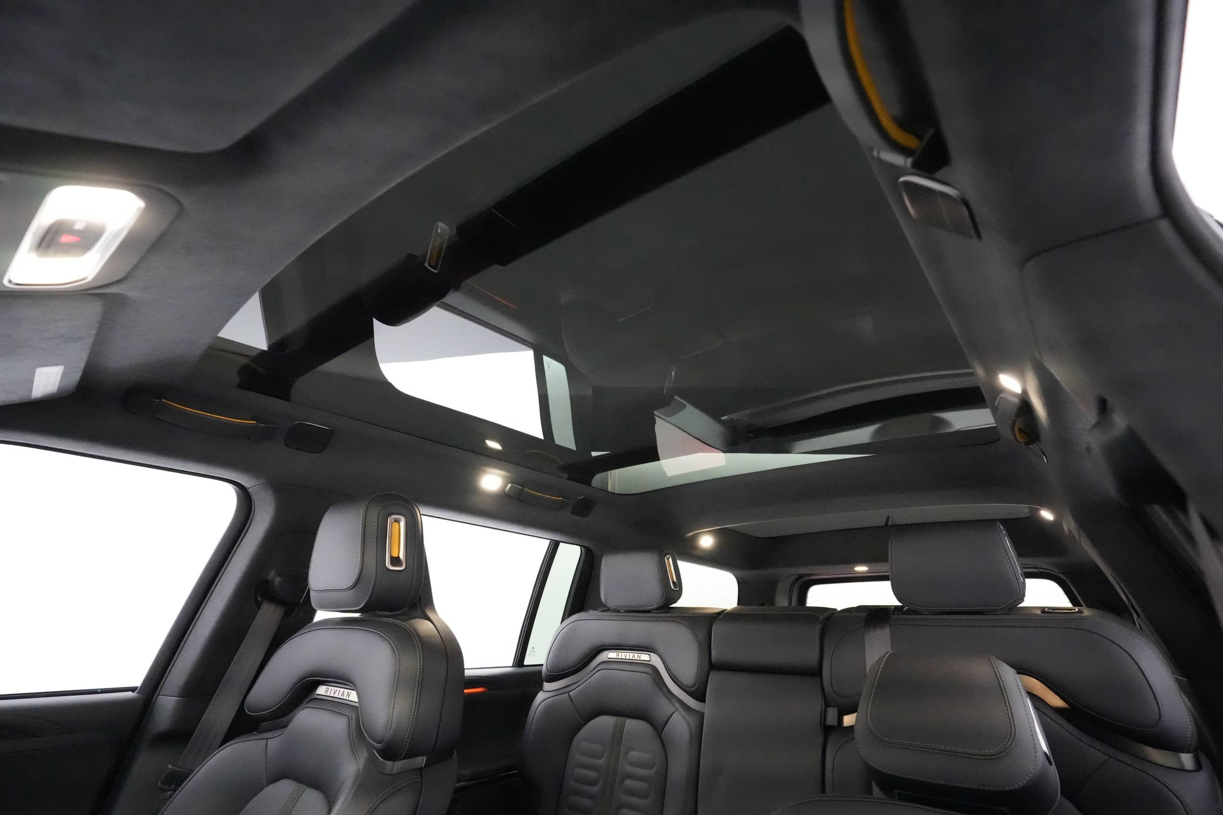 EverCars Co. vehicle image 24 for Rivian R1S -  Adventure on EverCars Co.