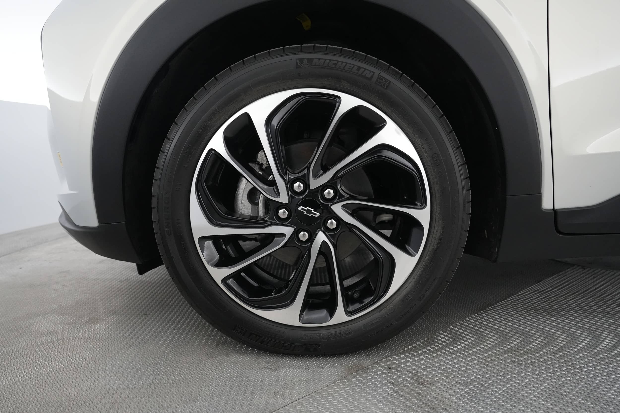 EverCars Co. vehicle image 16 for Chevrolet Bolt EUV -  Premier on EverCars Co.