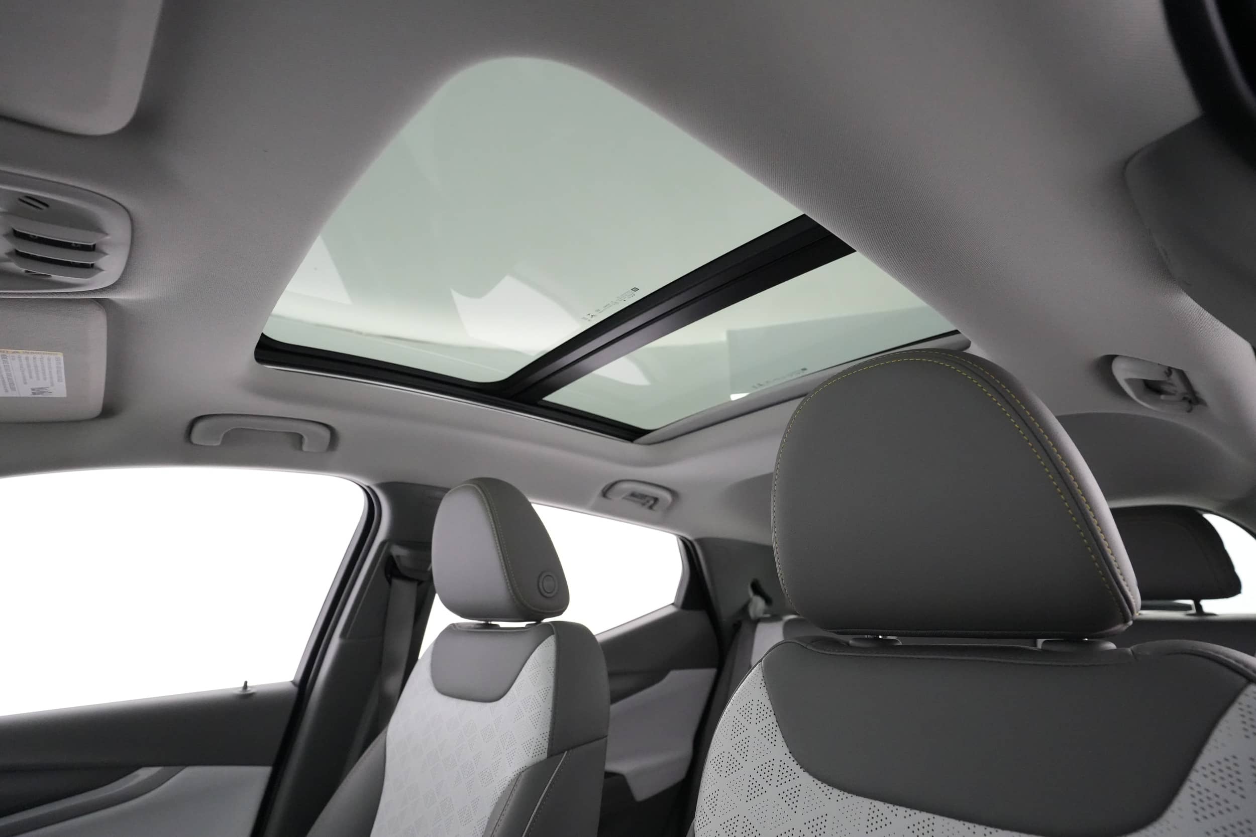 EverCars Co. vehicle image 21 for Chevrolet Bolt EUV -  Premier on EverCars Co.