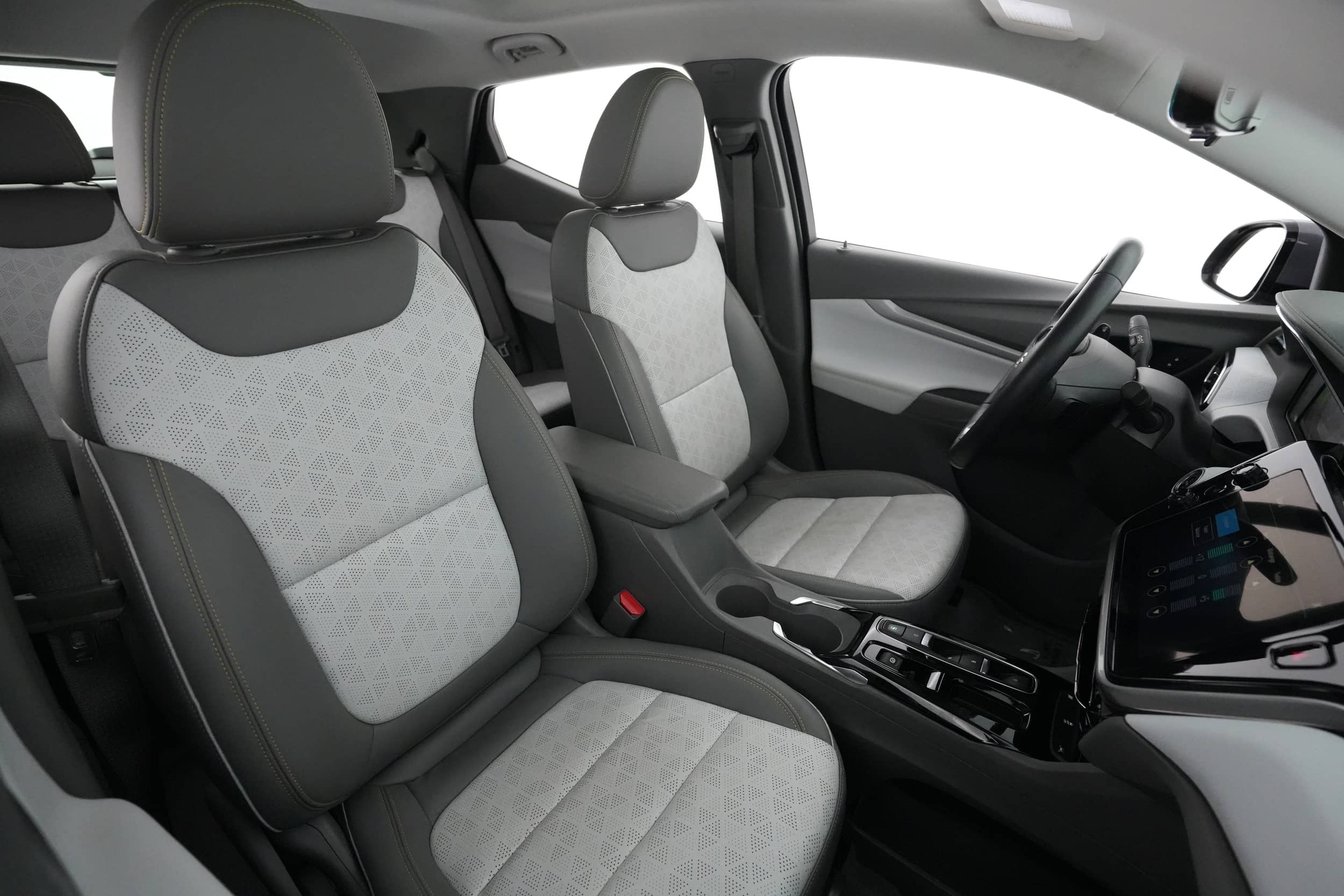 EverCars Co. vehicle image 18 for Chevrolet Bolt EUV -  Premier on EverCars Co.