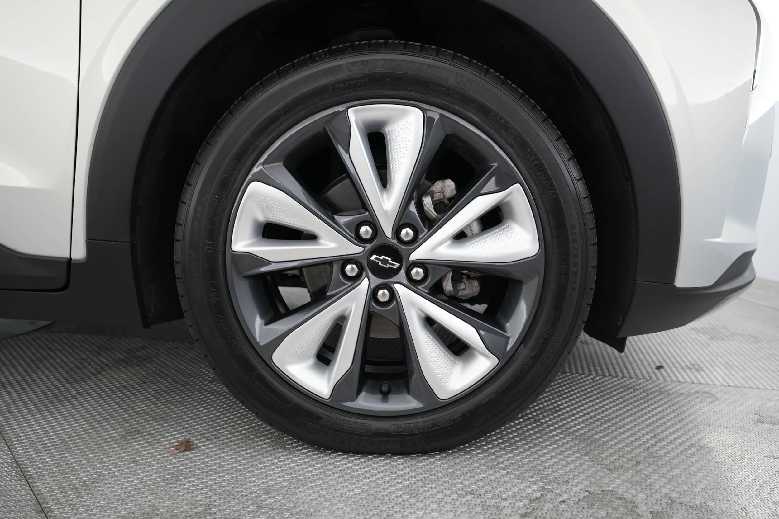 EverCars Co. vehicle image 17 for Chevrolet Bolt EUV -  LT on EverCars Co.