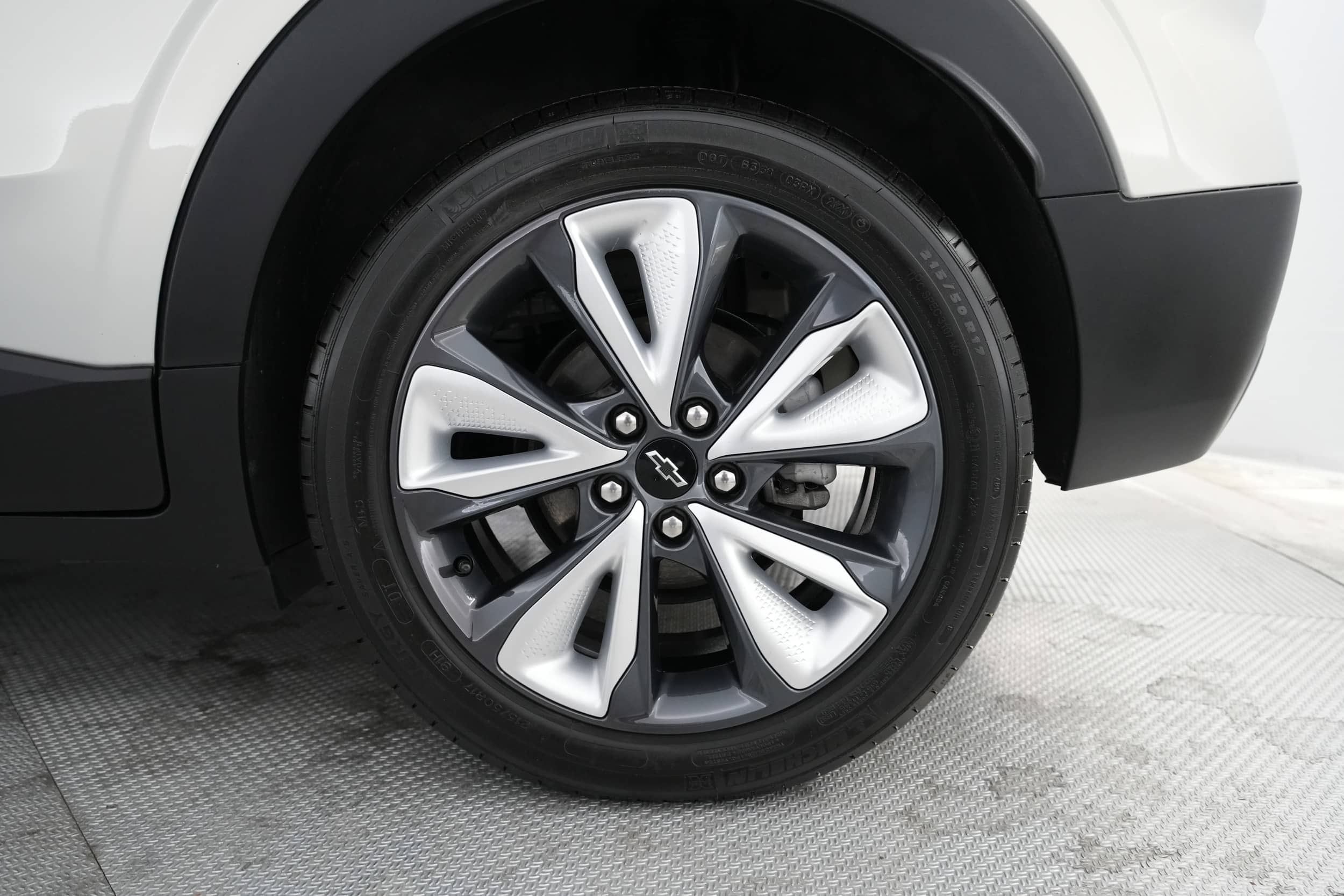 EverCars Co. vehicle image 15 for Chevrolet Bolt EUV -  LT on EverCars Co.