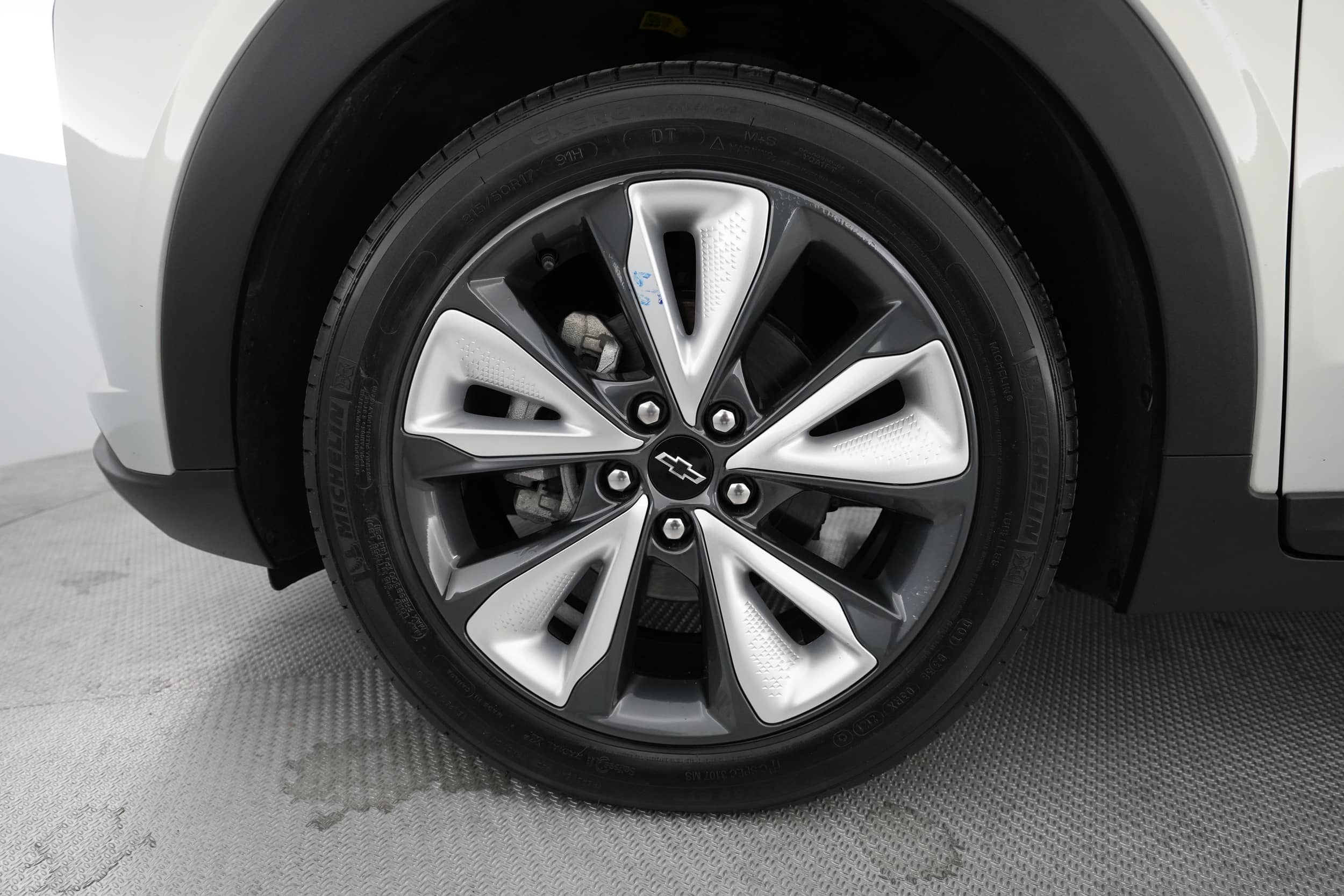 EverCars Co. vehicle image 7 for Chevrolet Bolt EUV -  LT on EverCars Co.
