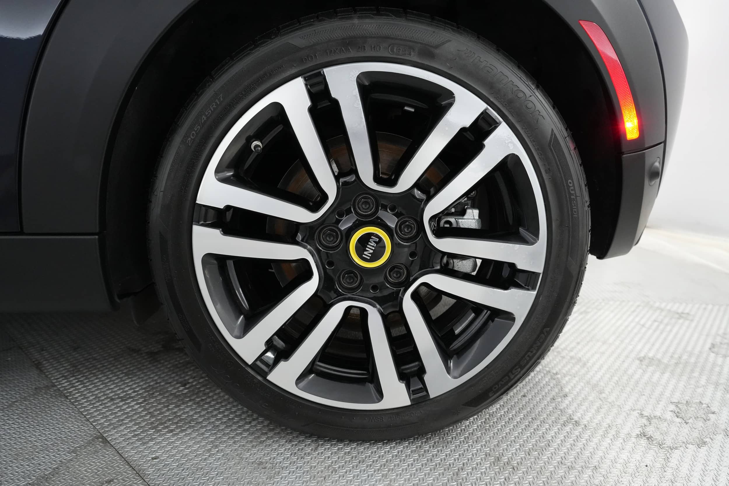 EverCars Co. vehicle image 7 for Mini Cooper SE -  Base on EverCars Co.