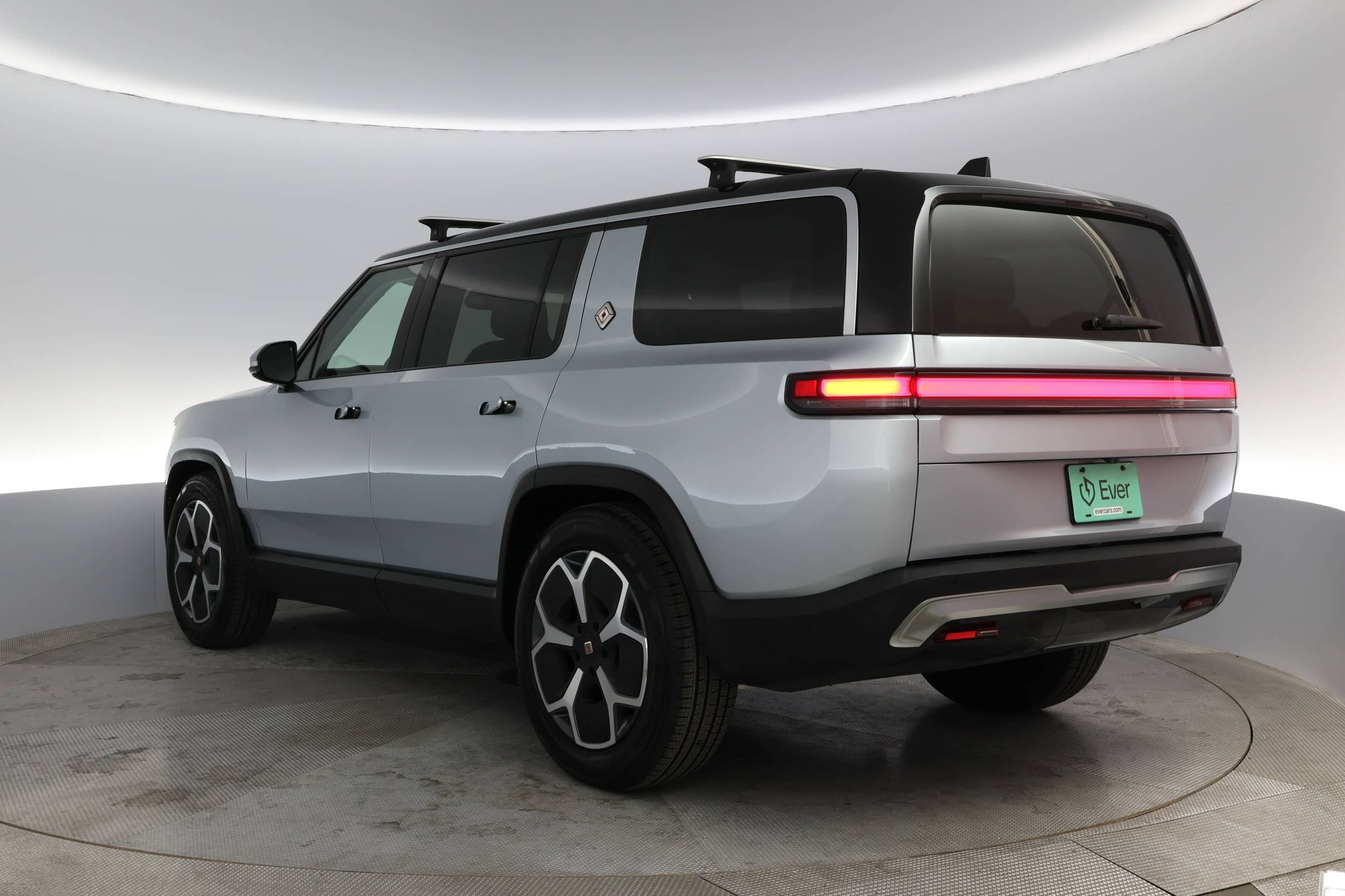 EverCars Co. vehicle image 10 for Rivian R1S -  Adventure on EverCars Co.
