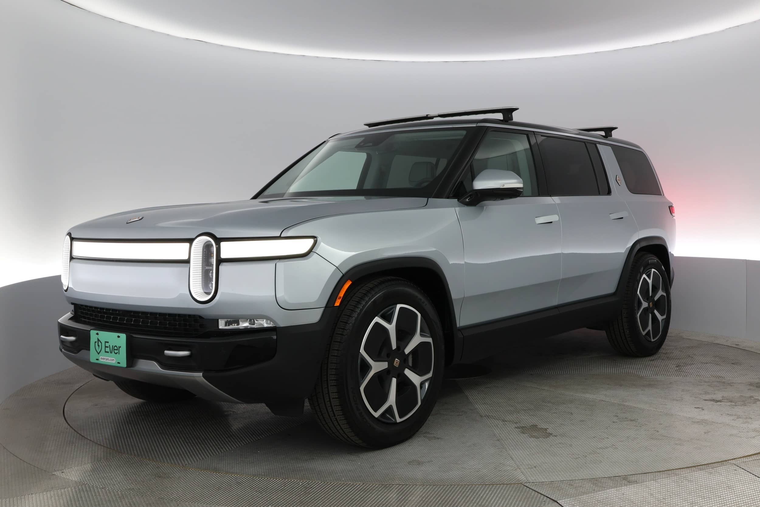 EverCars Co. vehicle image 1 for Rivian R1S -  Adventure on EverCars Co.