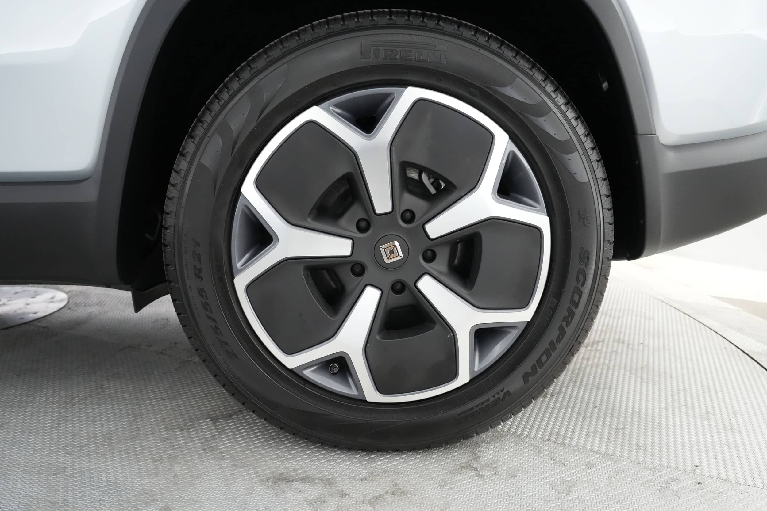 EverCars Co. vehicle image 7 for Rivian R1S -  Adventure on EverCars Co.