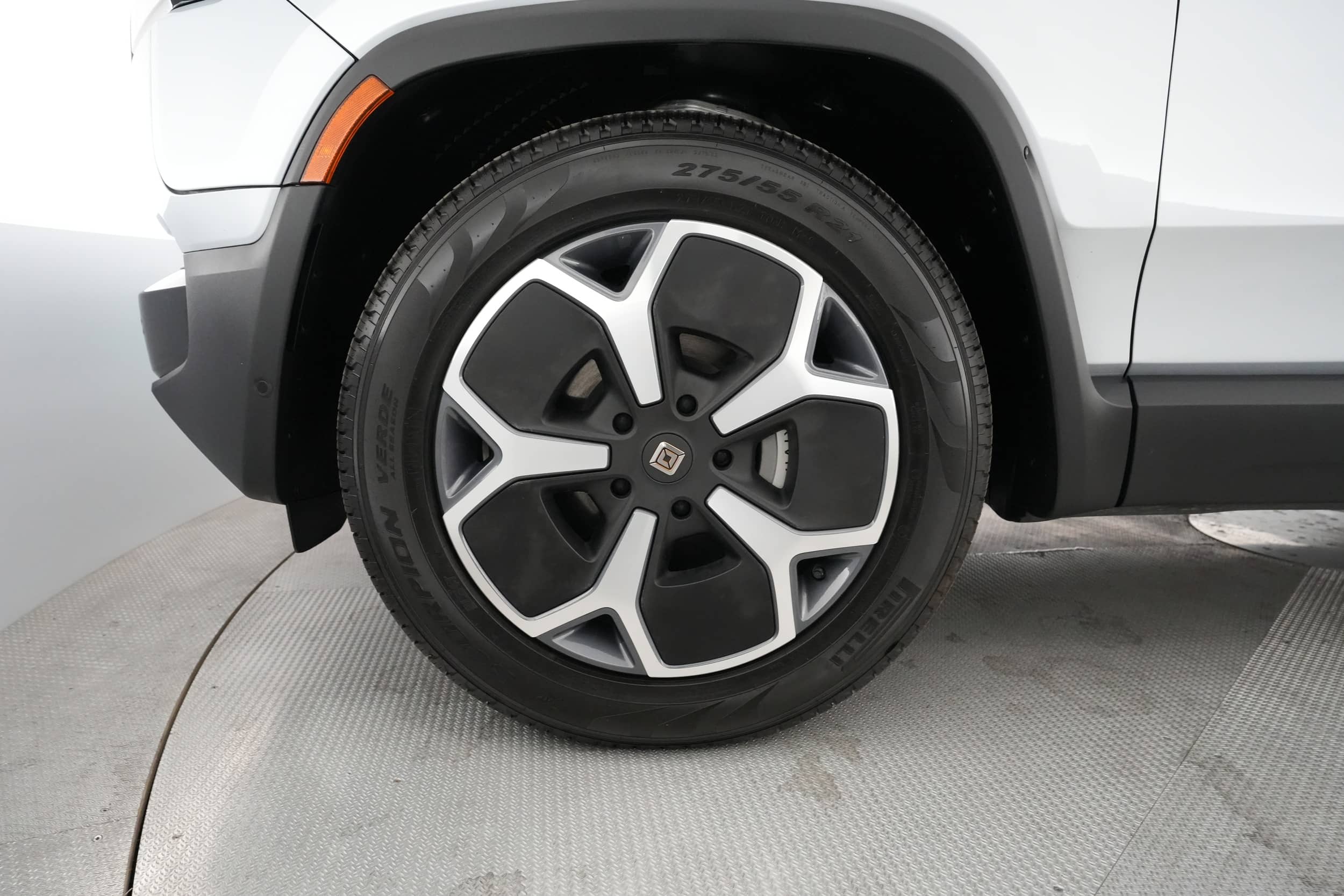 EverCars Co. vehicle image 14 for Rivian R1S -  Adventure on EverCars Co.