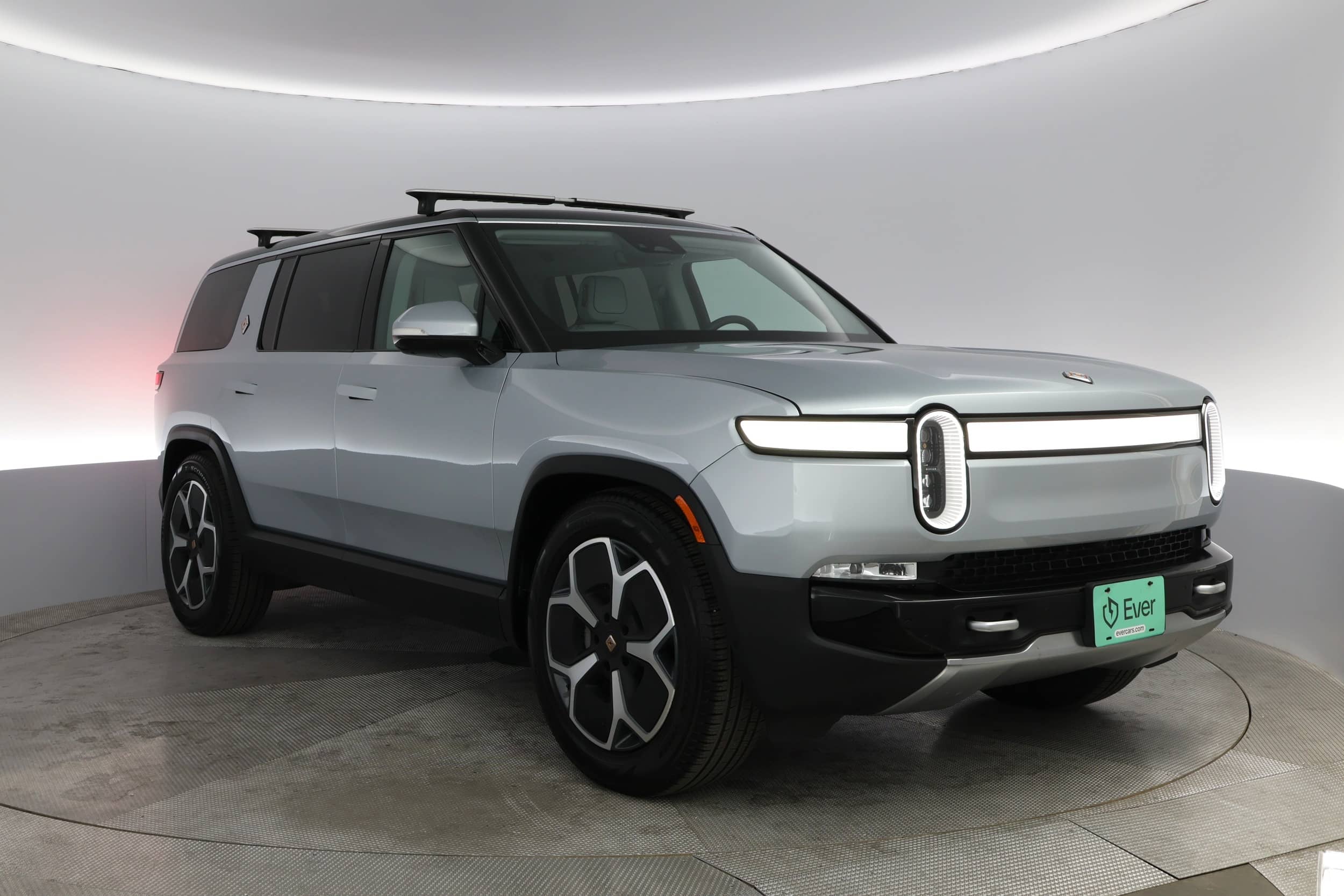 EverCars Co. vehicle image 12 for Rivian R1S -  Adventure on EverCars Co.
