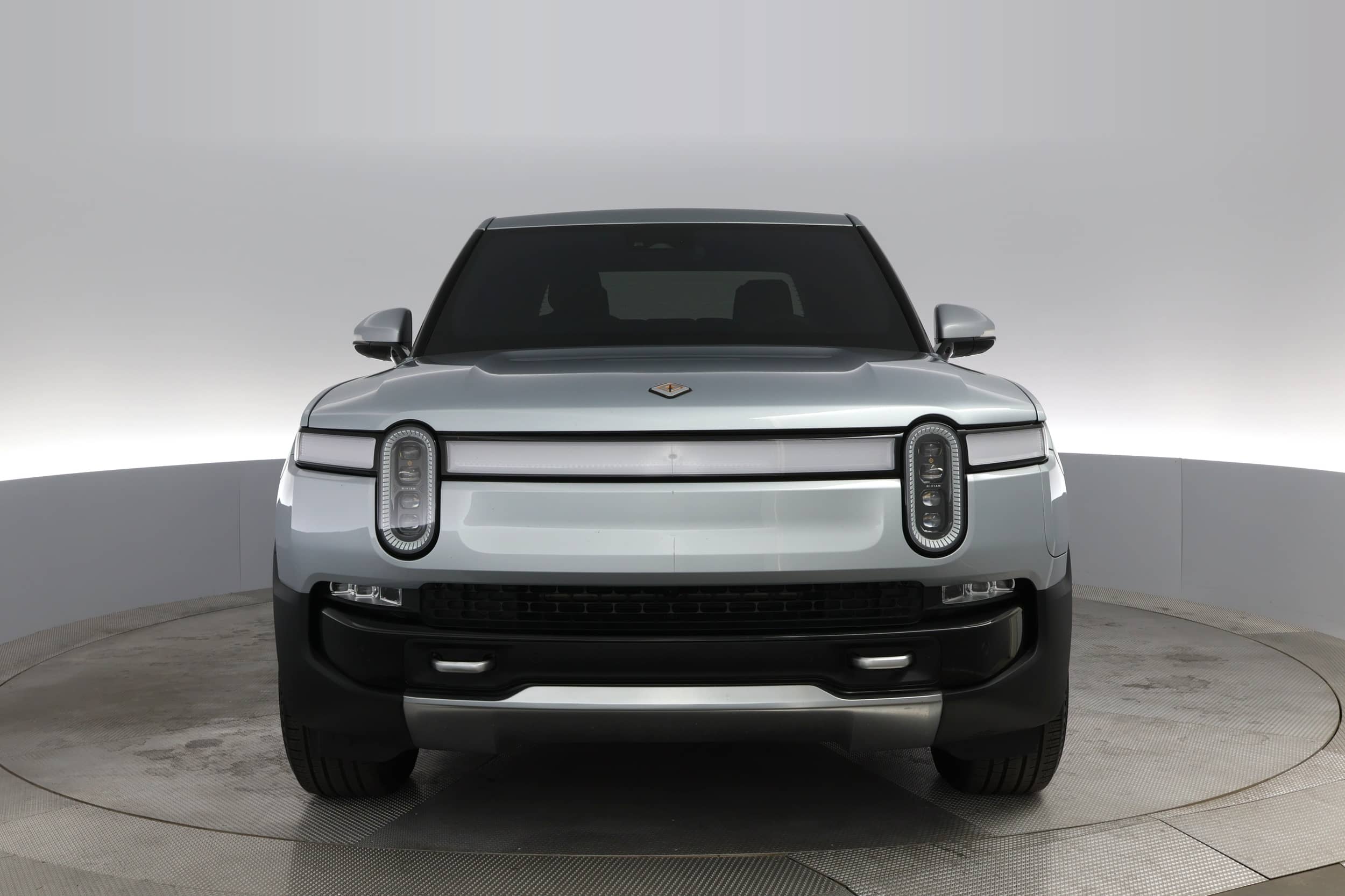 EverCars Co. vehicle image 13 for Rivian R1T -  Adventure on EverCars Co.