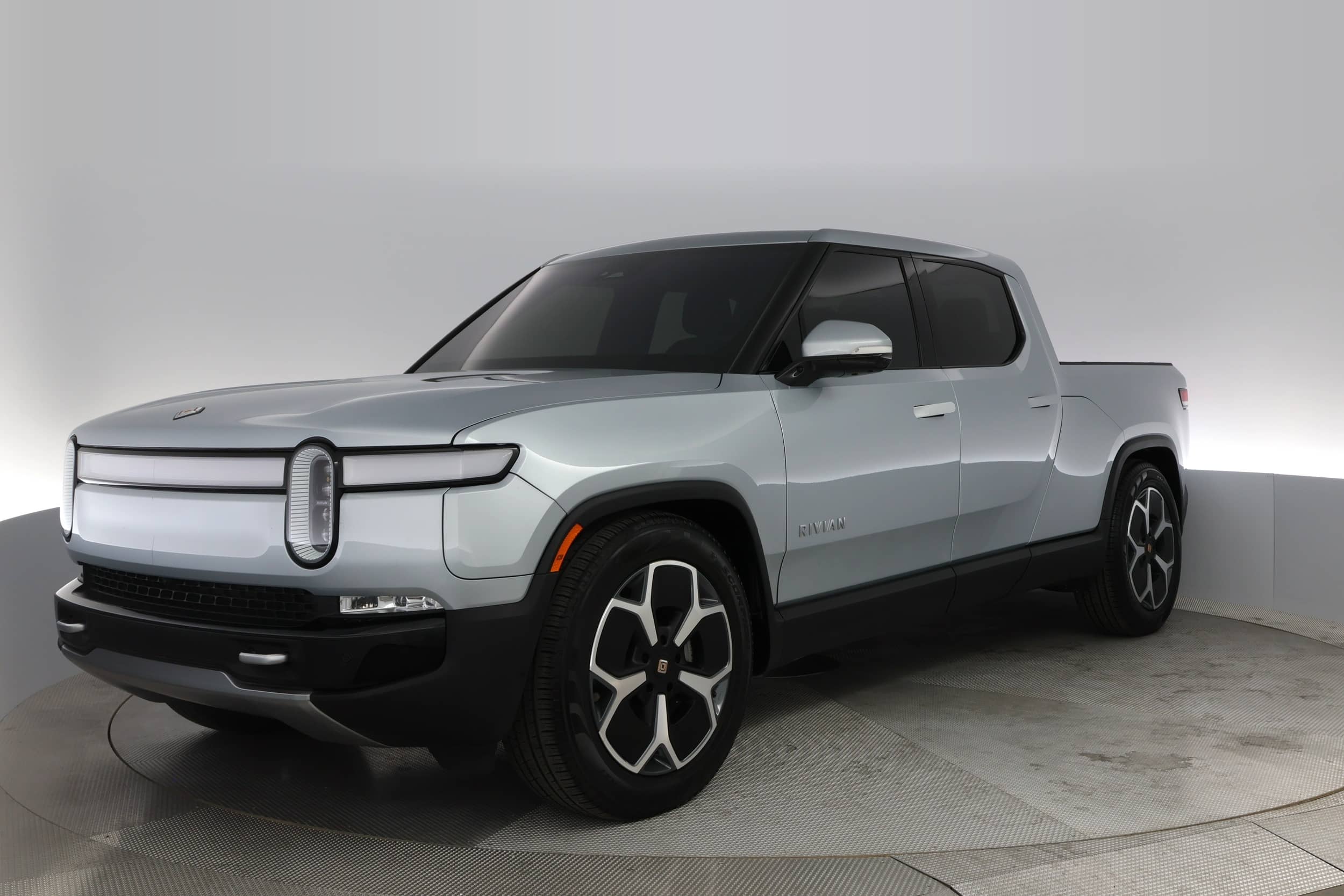EverCars Co. vehicle image 1 for Rivian R1T -  Adventure on EverCars Co.