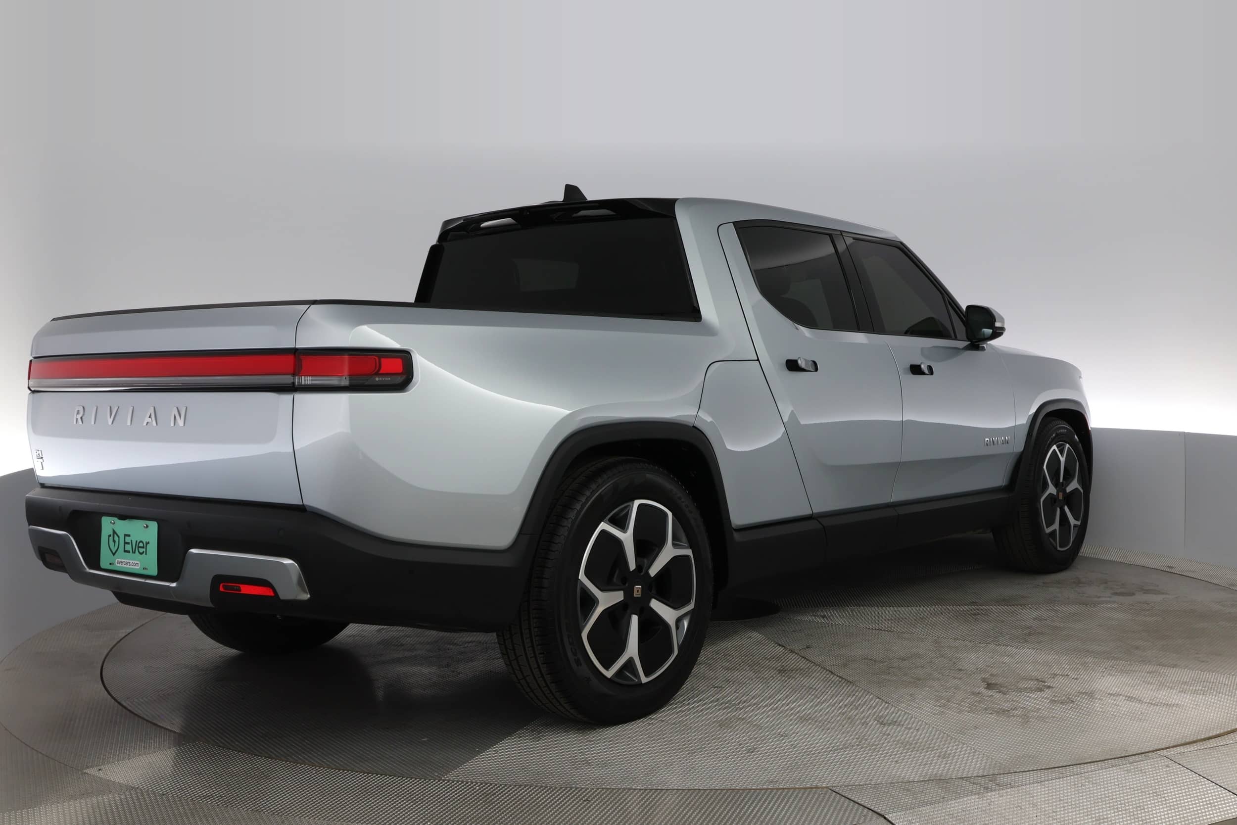 EverCars Co. vehicle image 2 for Rivian R1T -  Adventure on EverCars Co.