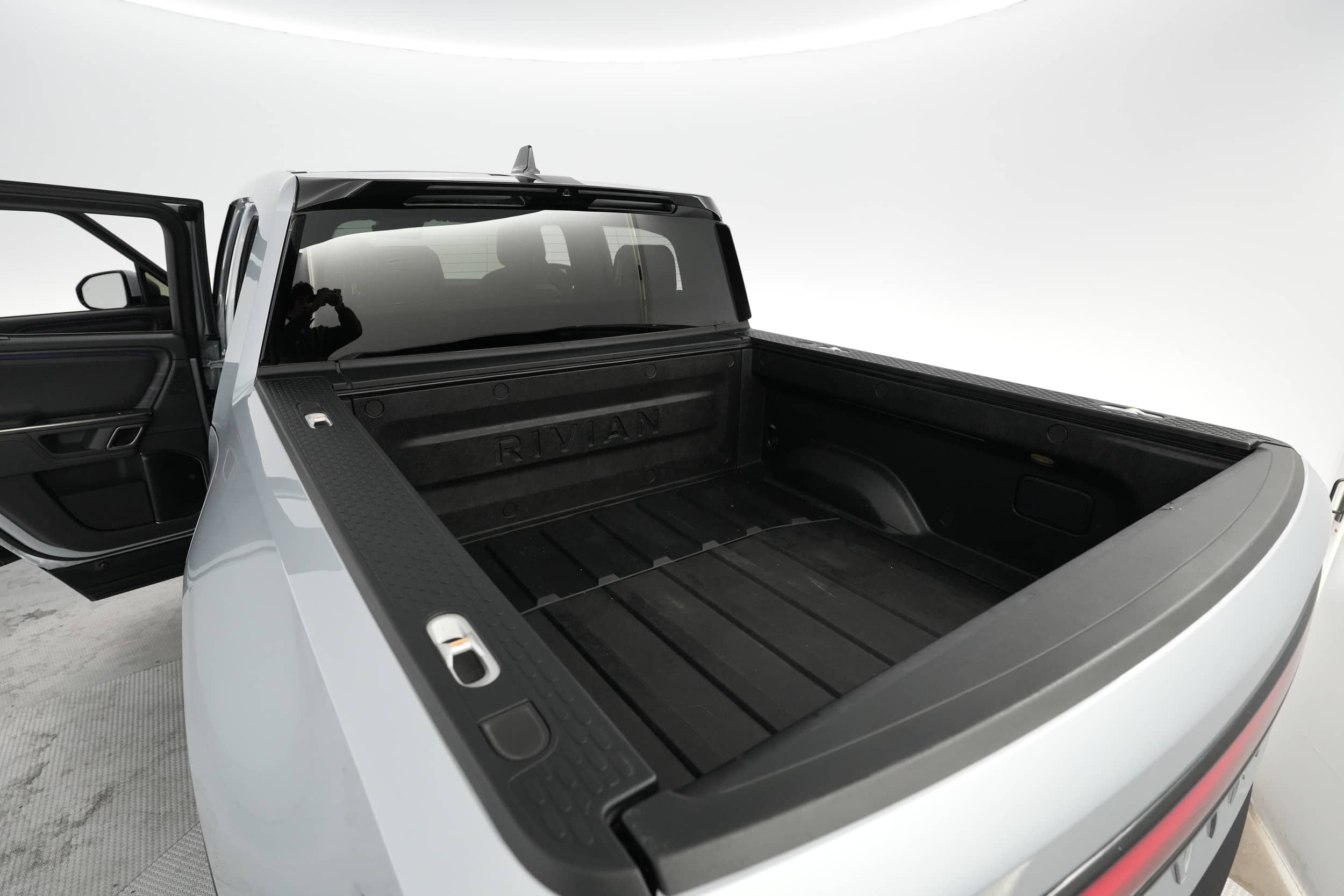EverCars Co. vehicle image 6 for Rivian R1T -  Adventure on EverCars Co.