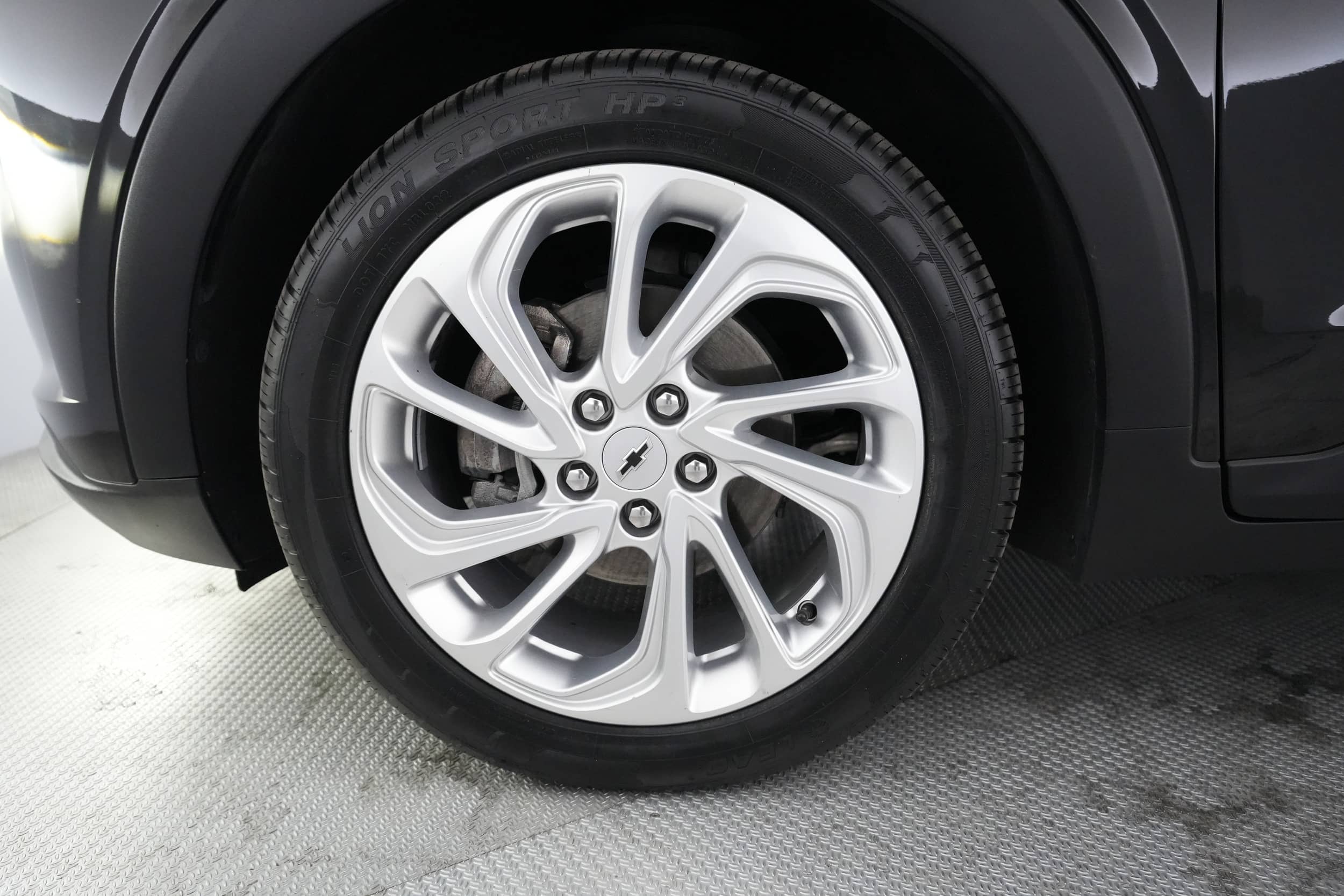 EverCars Co. vehicle image 7 for Chevrolet Bolt EUV -  LT on EverCars Co.