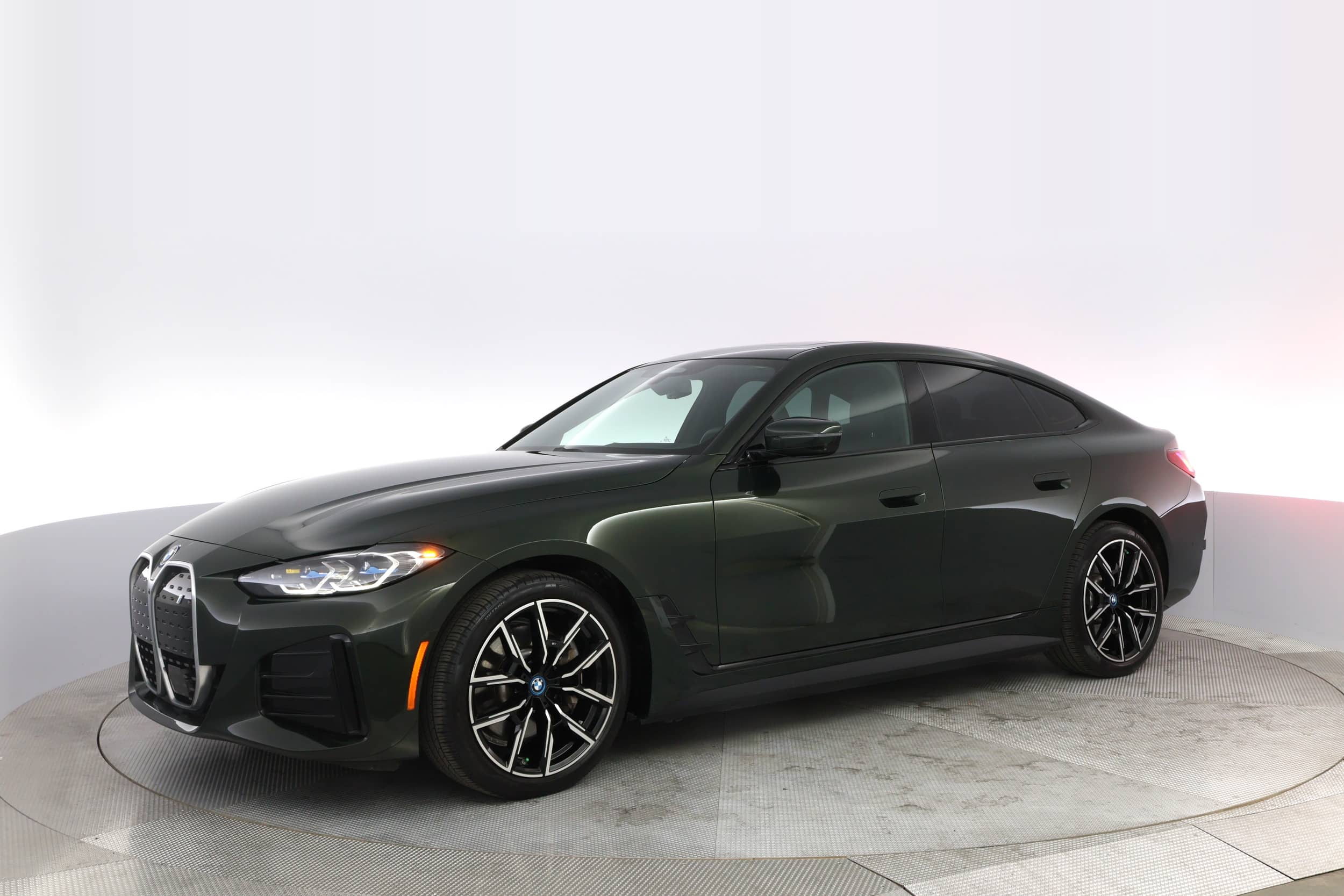 EverCars Co. vehicle image 14 for BMW i4 -  eDrive40 on EverCars Co.