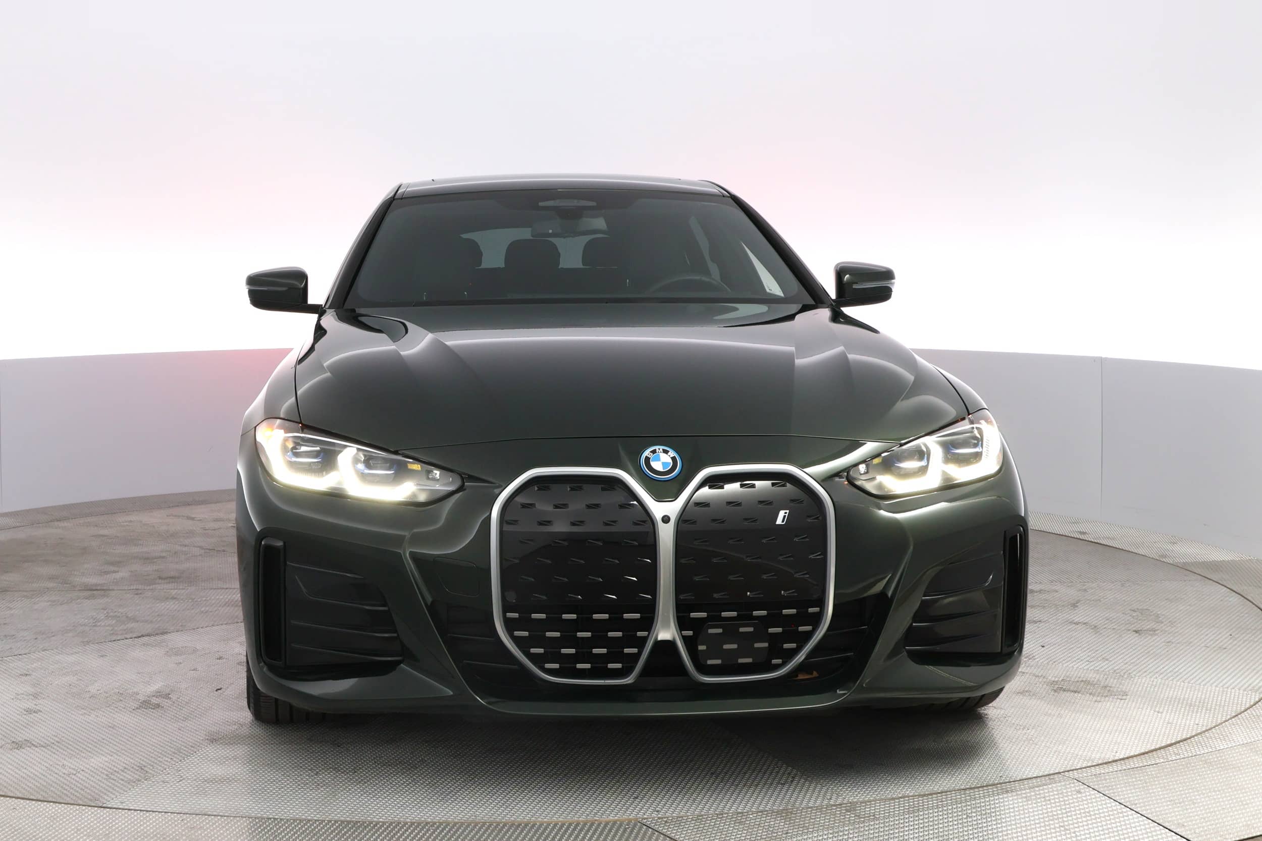EverCars Co. vehicle image 9 for BMW i4 -  eDrive40 on EverCars Co.