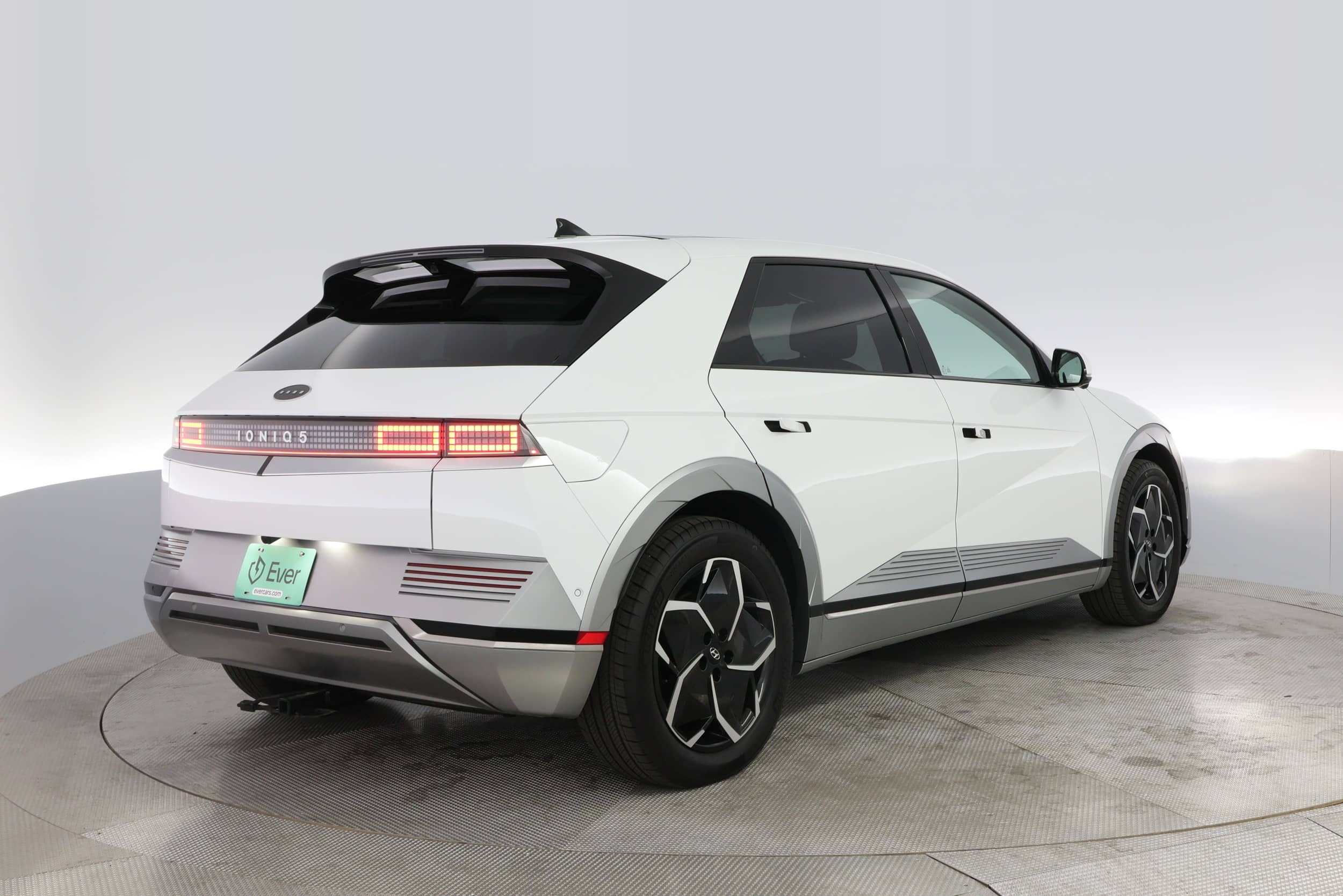 EverCars Co. vehicle image 2 for Hyundai IONIQ 5 -  Limited on EverCars Co.