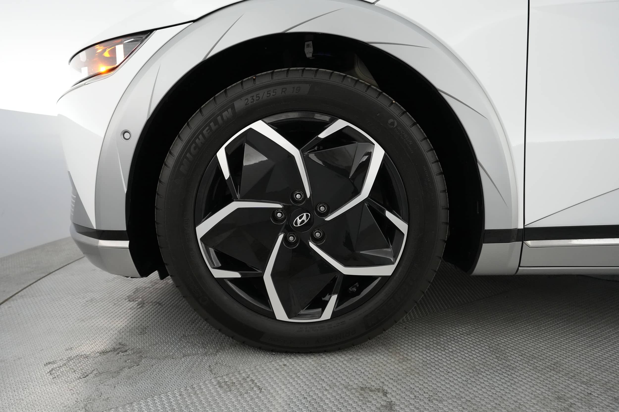 EverCars Co. vehicle image 7 for Hyundai IONIQ 5 -  Limited on EverCars Co.