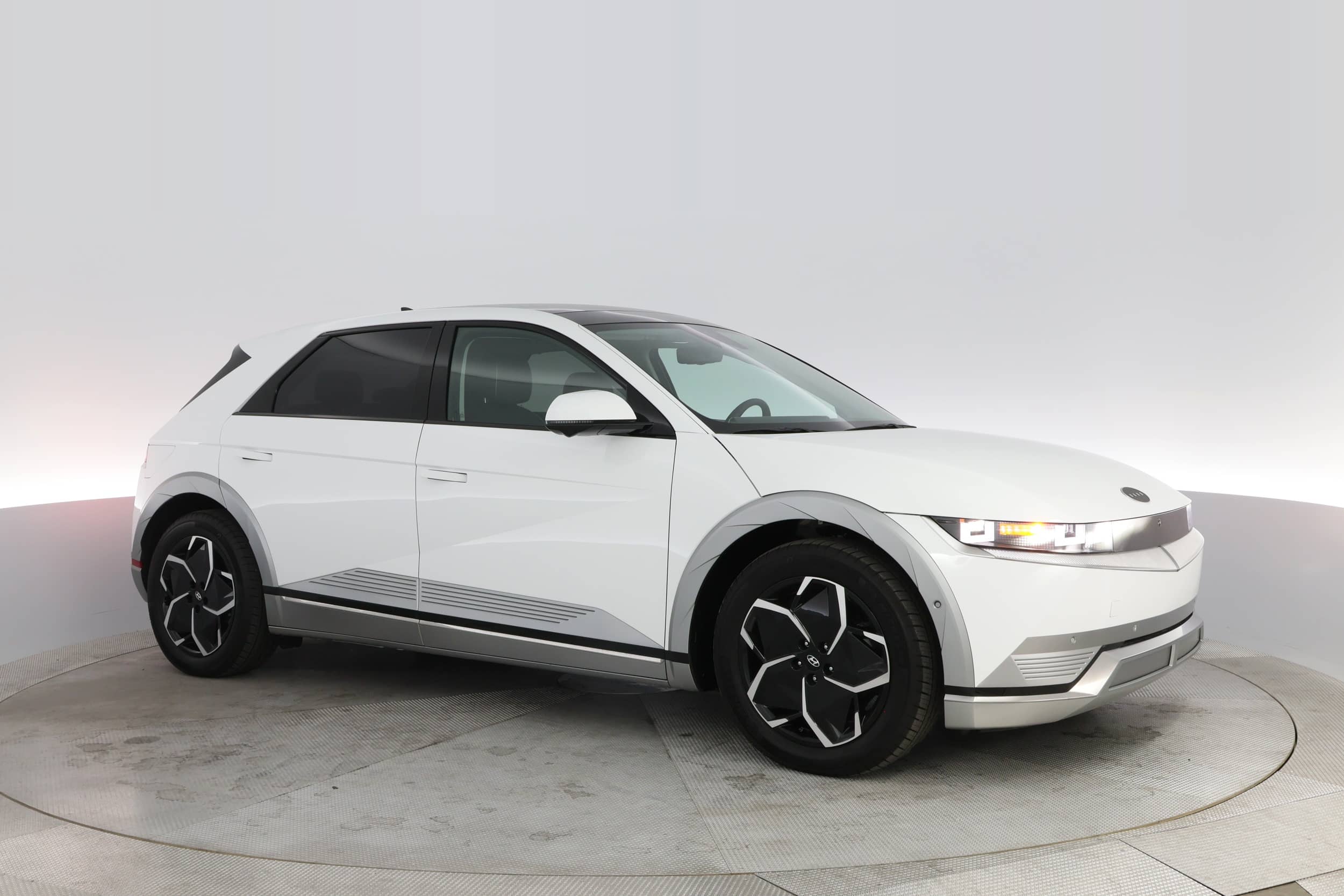 EverCars Co. vehicle image 11 for Hyundai IONIQ 5 -  Limited on EverCars Co.