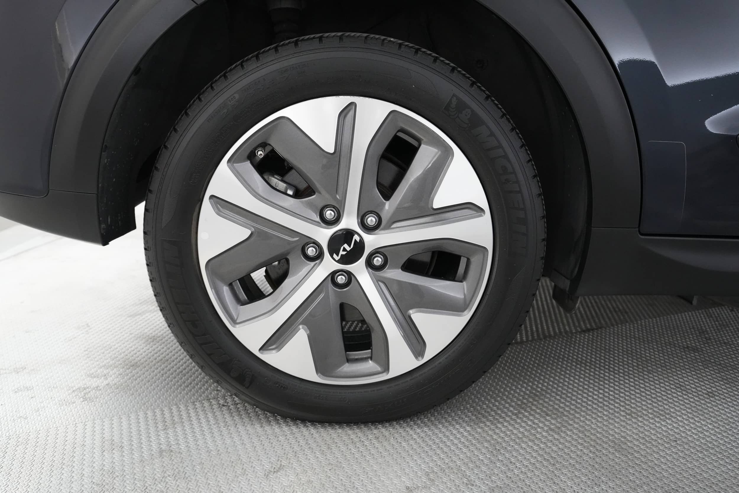 EverCars Co. vehicle image 16 for Kia Niro EV -  EX Premium on EverCars Co.