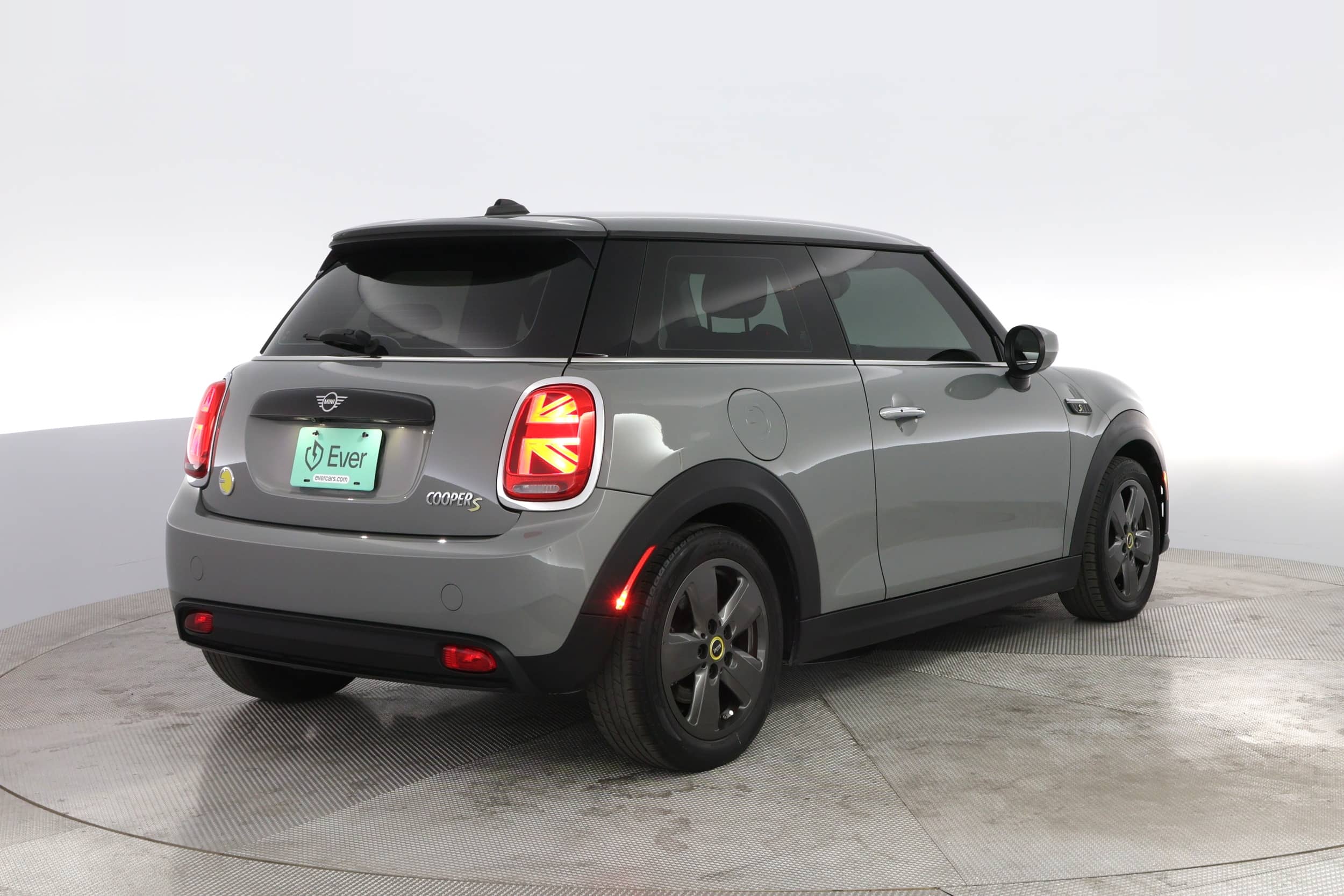 EverCars Co. vehicle image 2 for Mini Cooper SE -  Signature on EverCars Co.