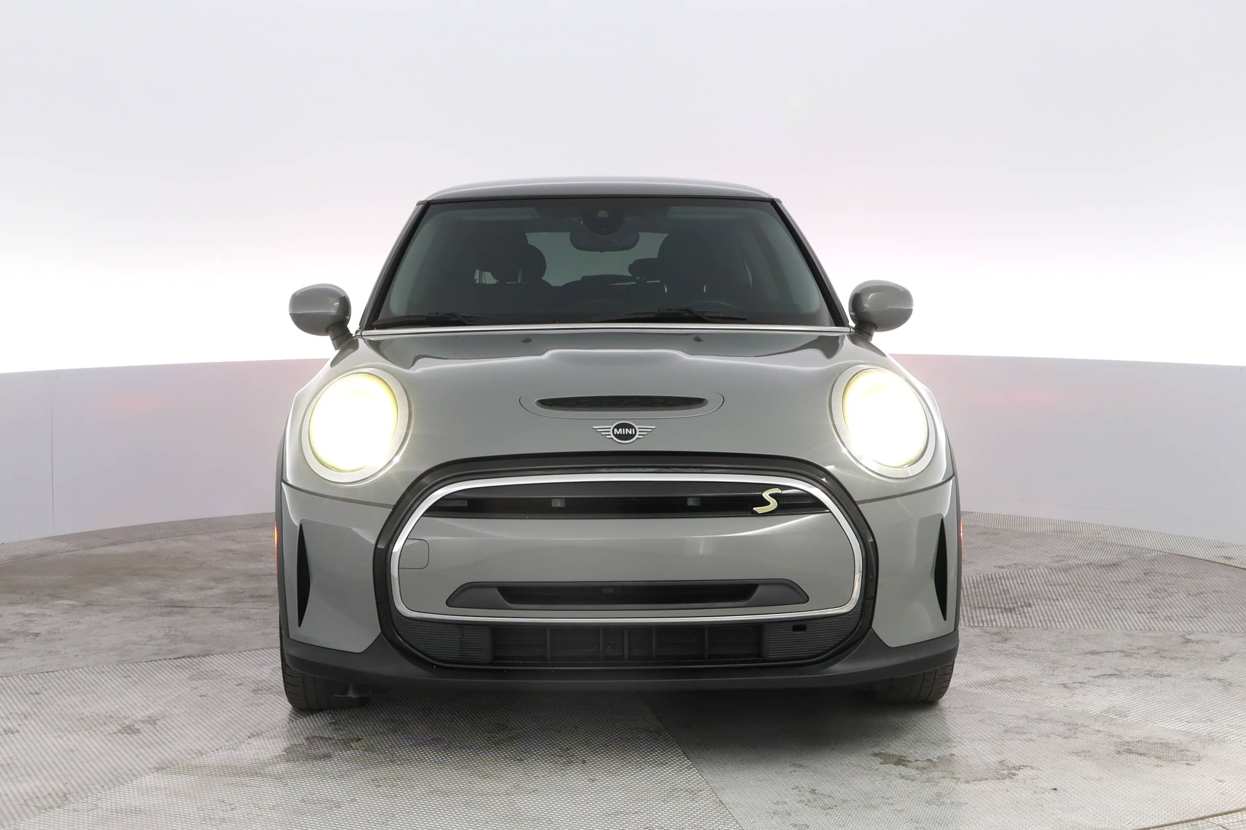 EverCars Co. vehicle image 9 for Mini Cooper SE -  Signature on EverCars Co.