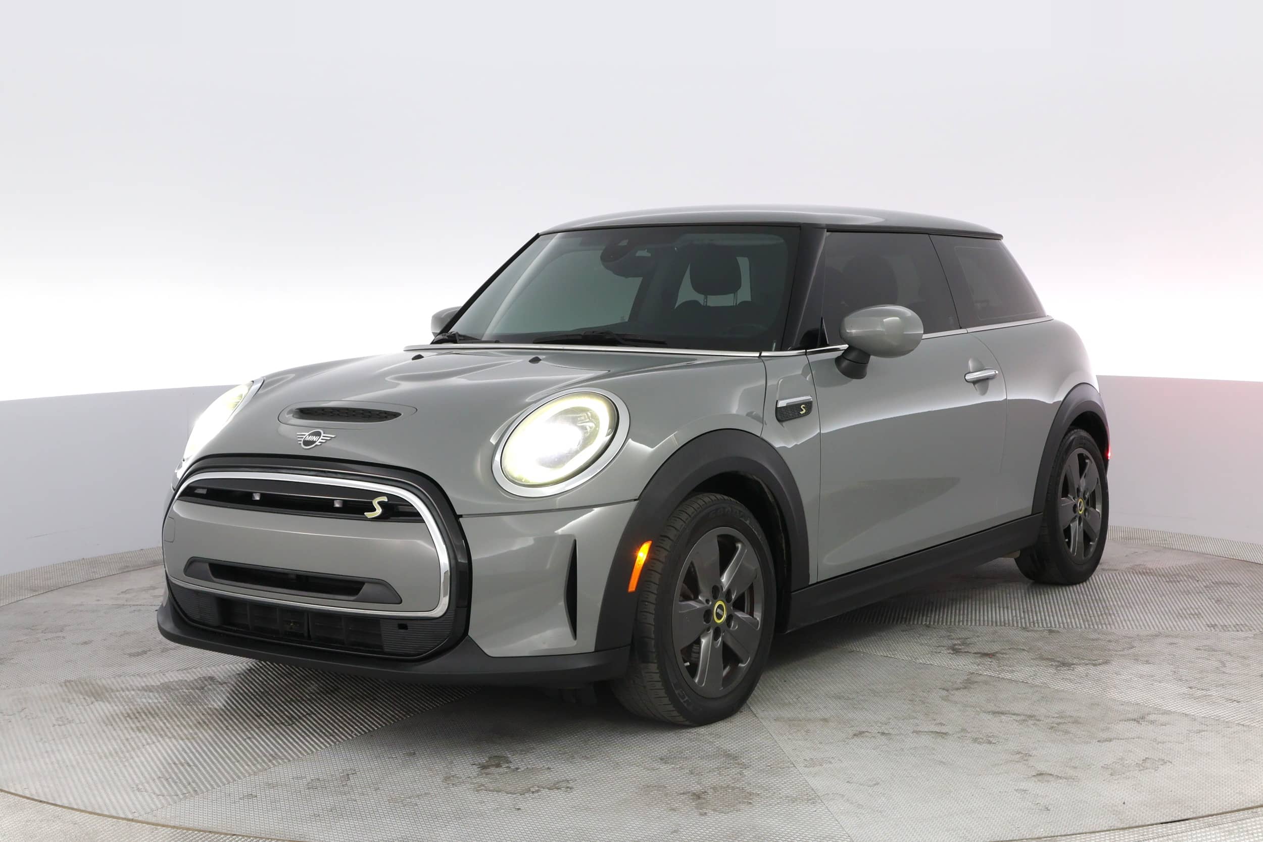 EverCars Co. vehicle image 1 for Mini Cooper SE -  Signature on EverCars Co.