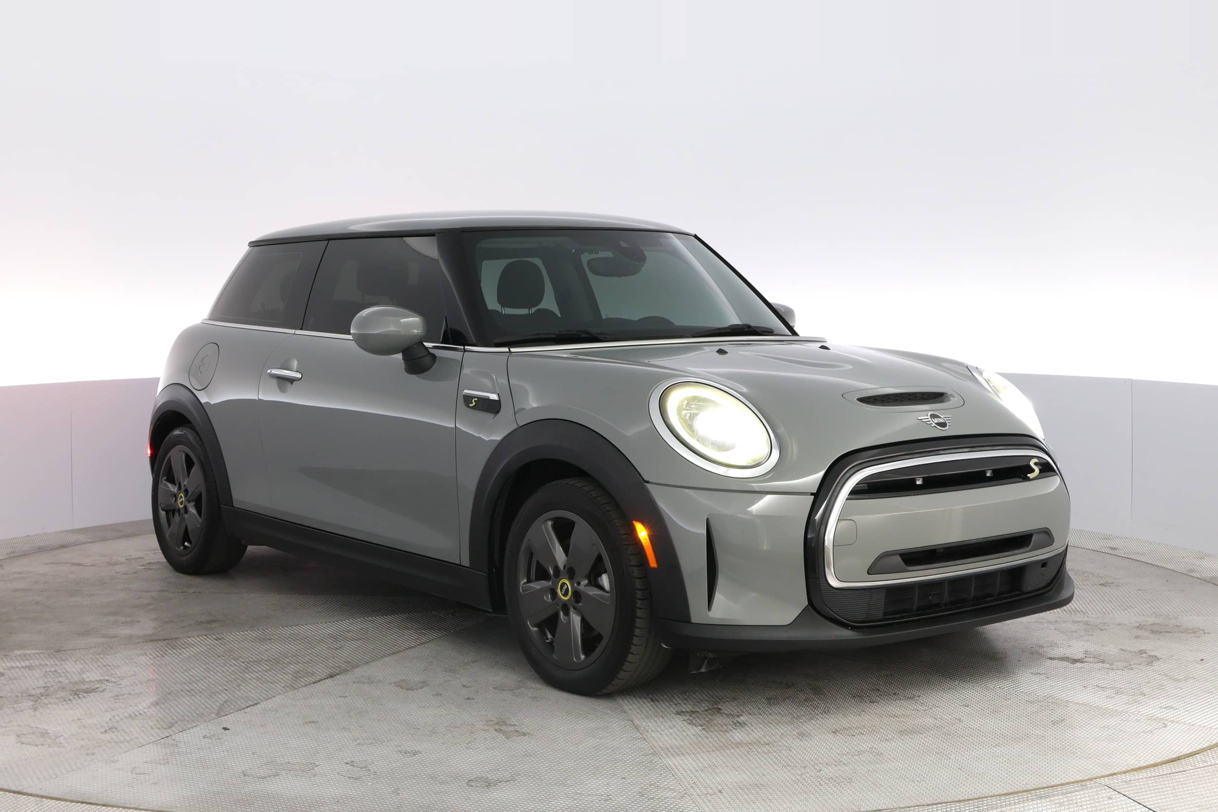 EverCars Co. vehicle image 10 for Mini Cooper SE -  Signature on EverCars Co.