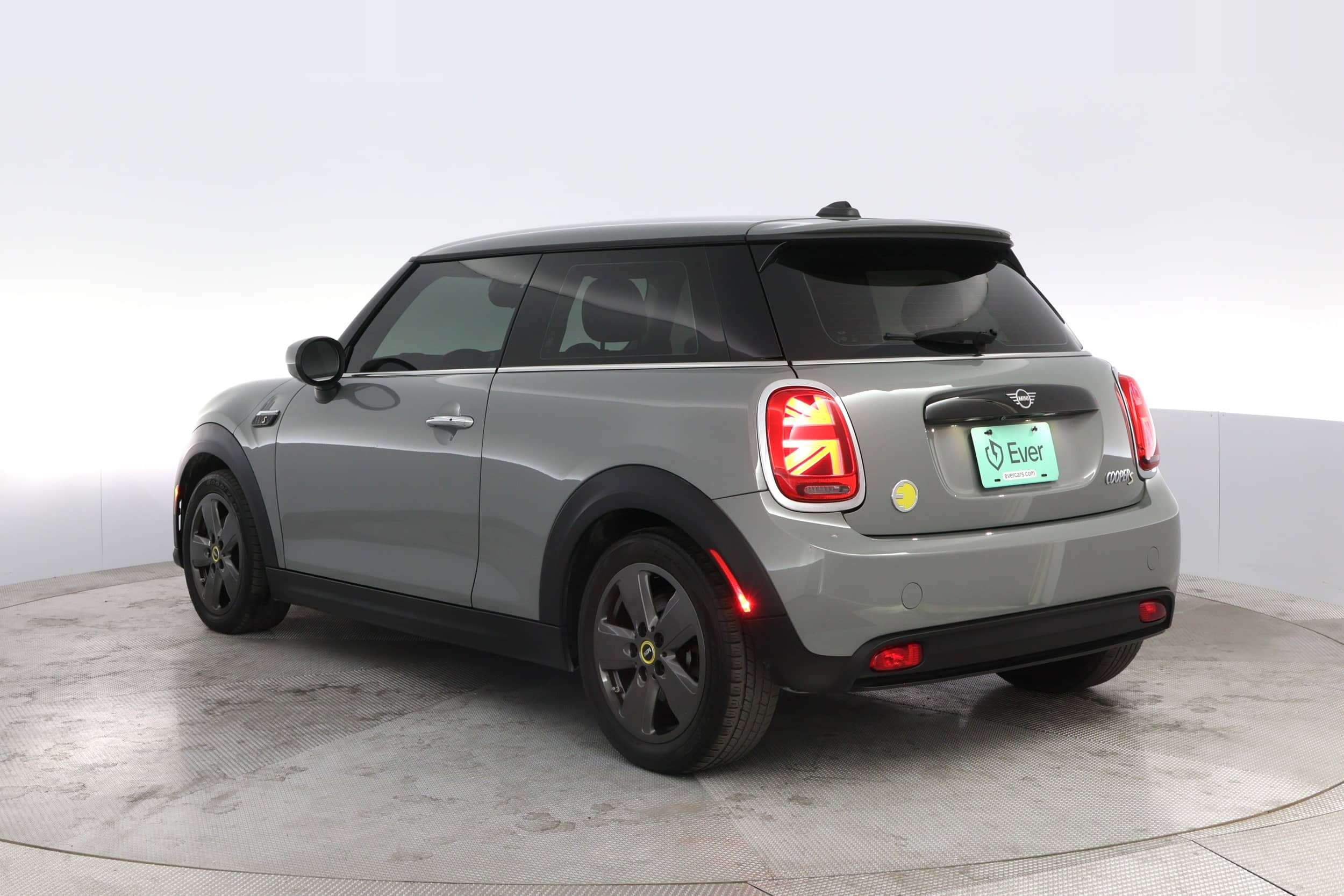 EverCars Co. vehicle image 13 for Mini Cooper SE -  Signature on EverCars Co.