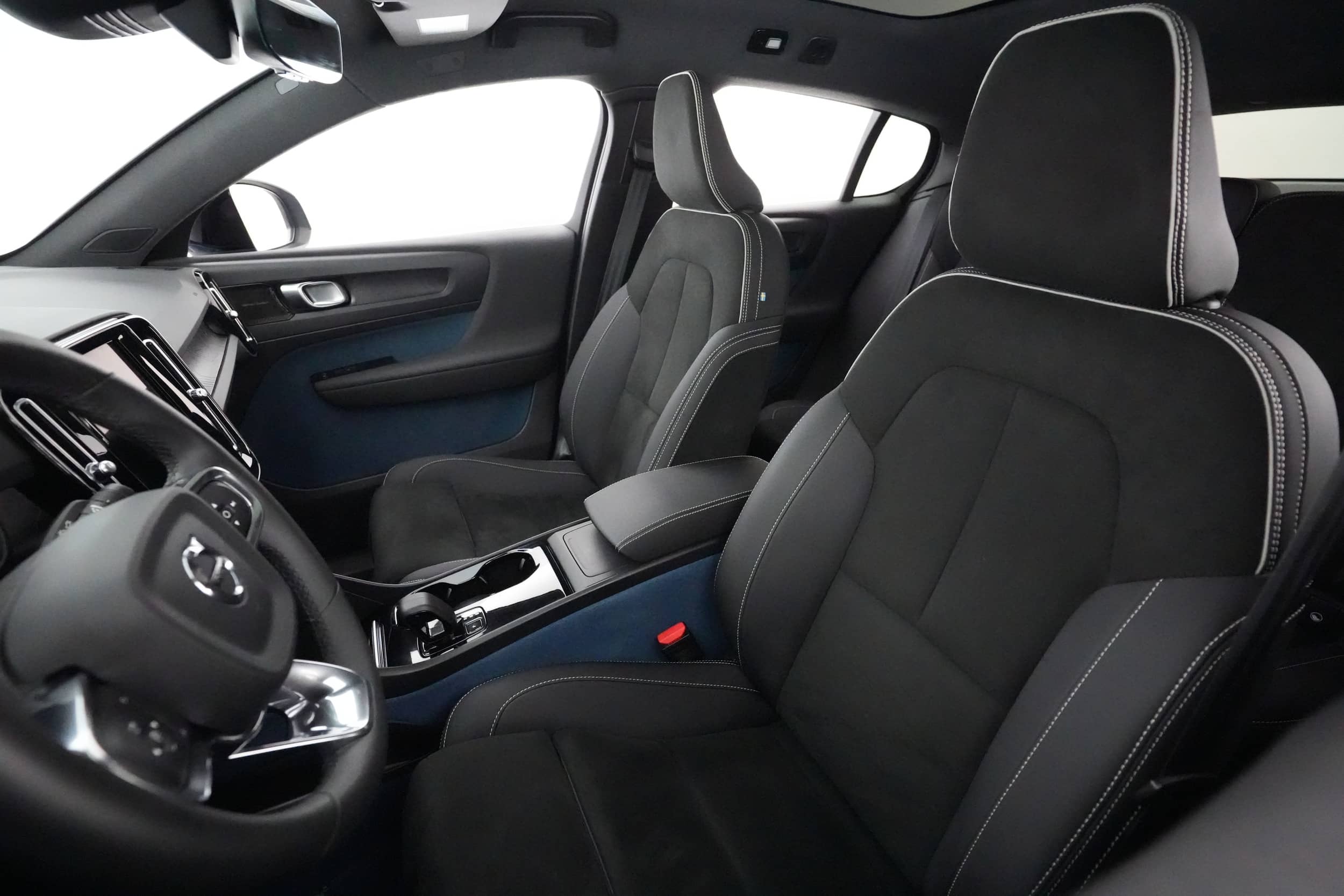 EverCars Co. vehicle image 3 for Volvo C40 Recharge -  Pure Electric on EverCars Co.