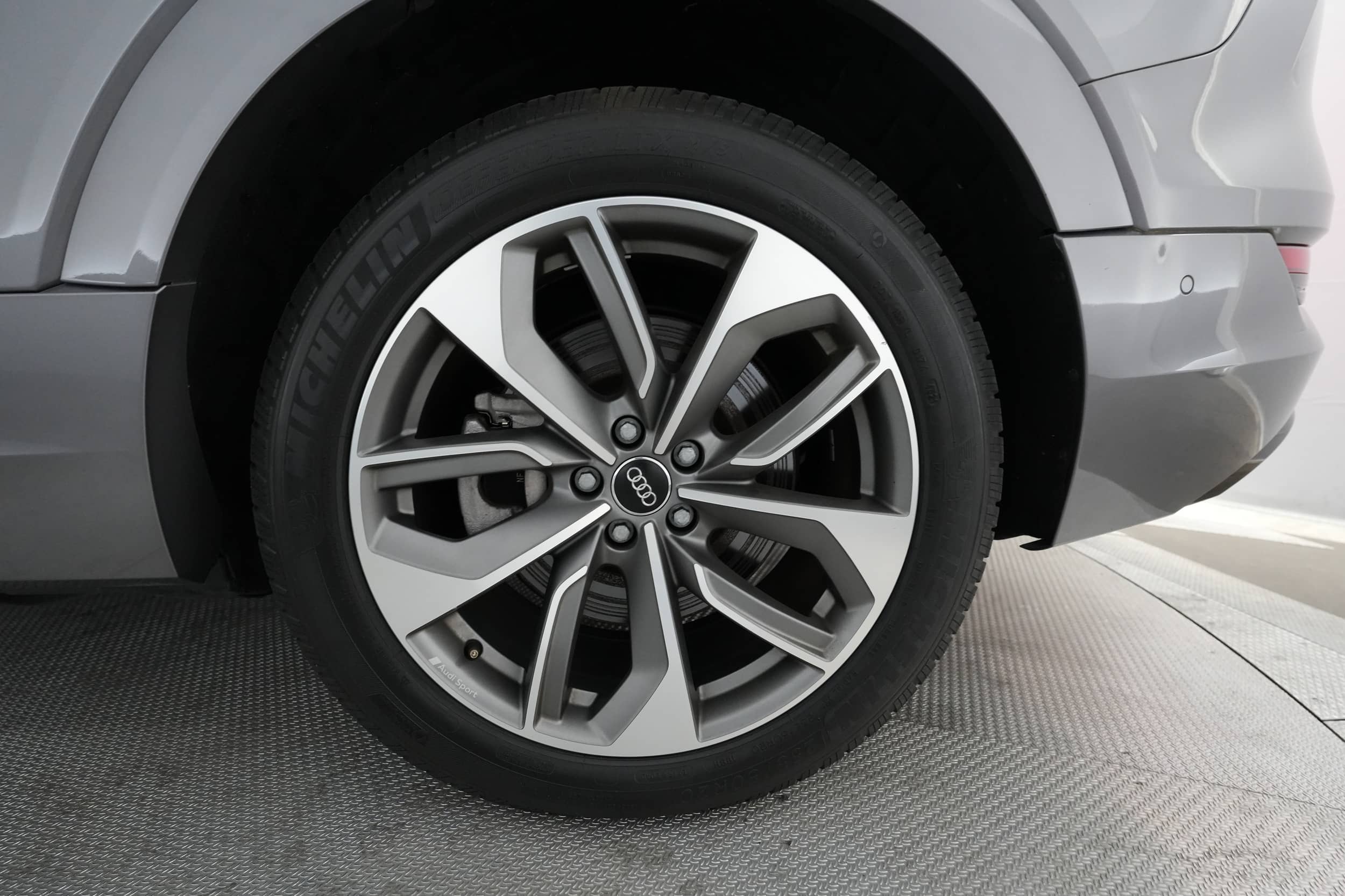 EverCars Co. vehicle image 16 for Audi e-tron -  Premium Plus on EverCars Co.