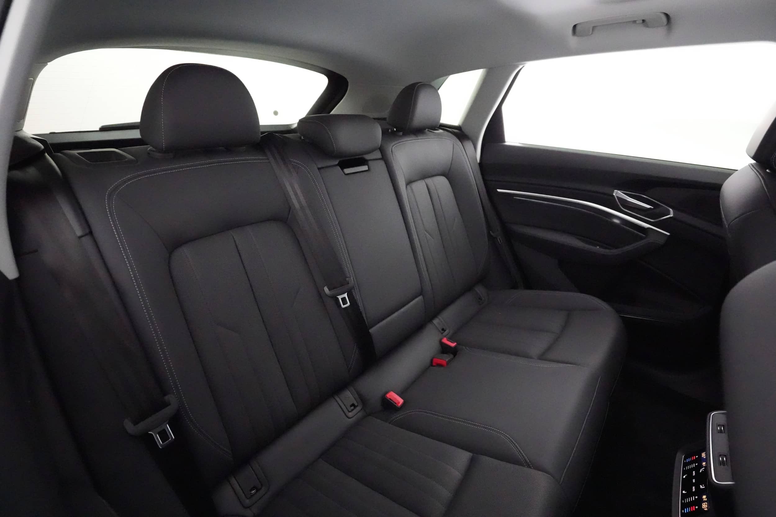 EverCars Co. vehicle image 4 for Audi e-tron -  Premium Plus on EverCars Co.