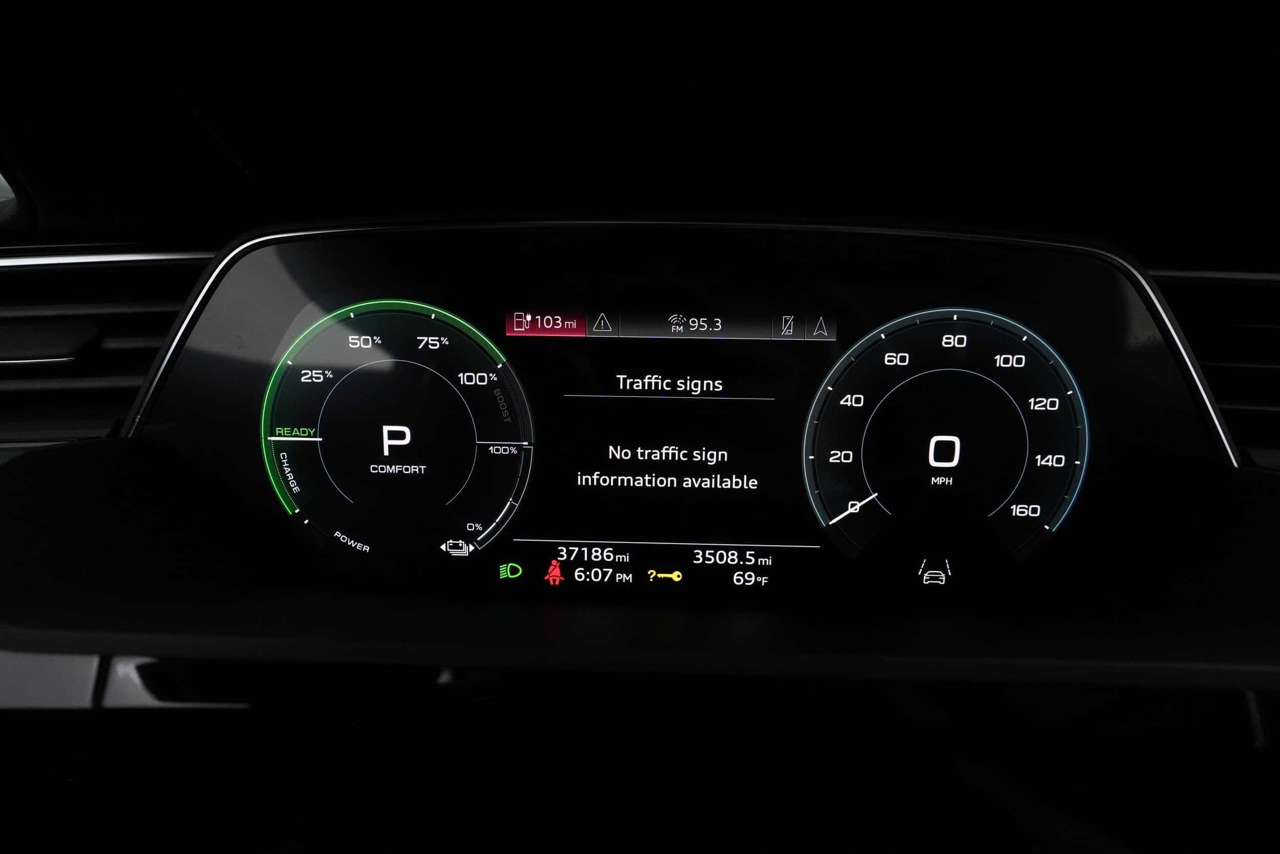 EverCars Co. vehicle image 5 for Audi e-tron -  Premium Plus on EverCars Co.