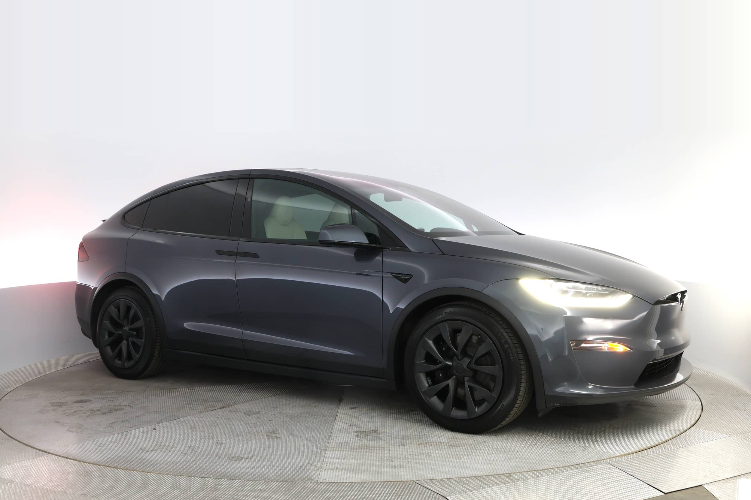 EverCars Co. vehicle image 11 for Tesla Model X -  Base on EverCars Co.
