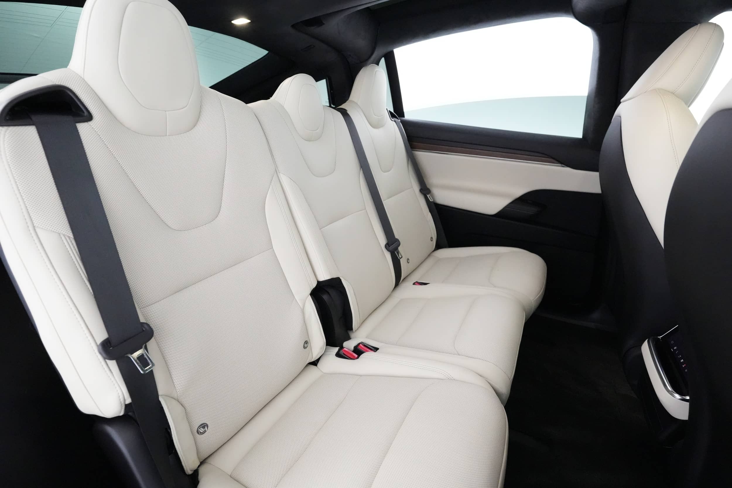 EverCars Co. vehicle image 4 for Tesla Model X -  Base on EverCars Co.