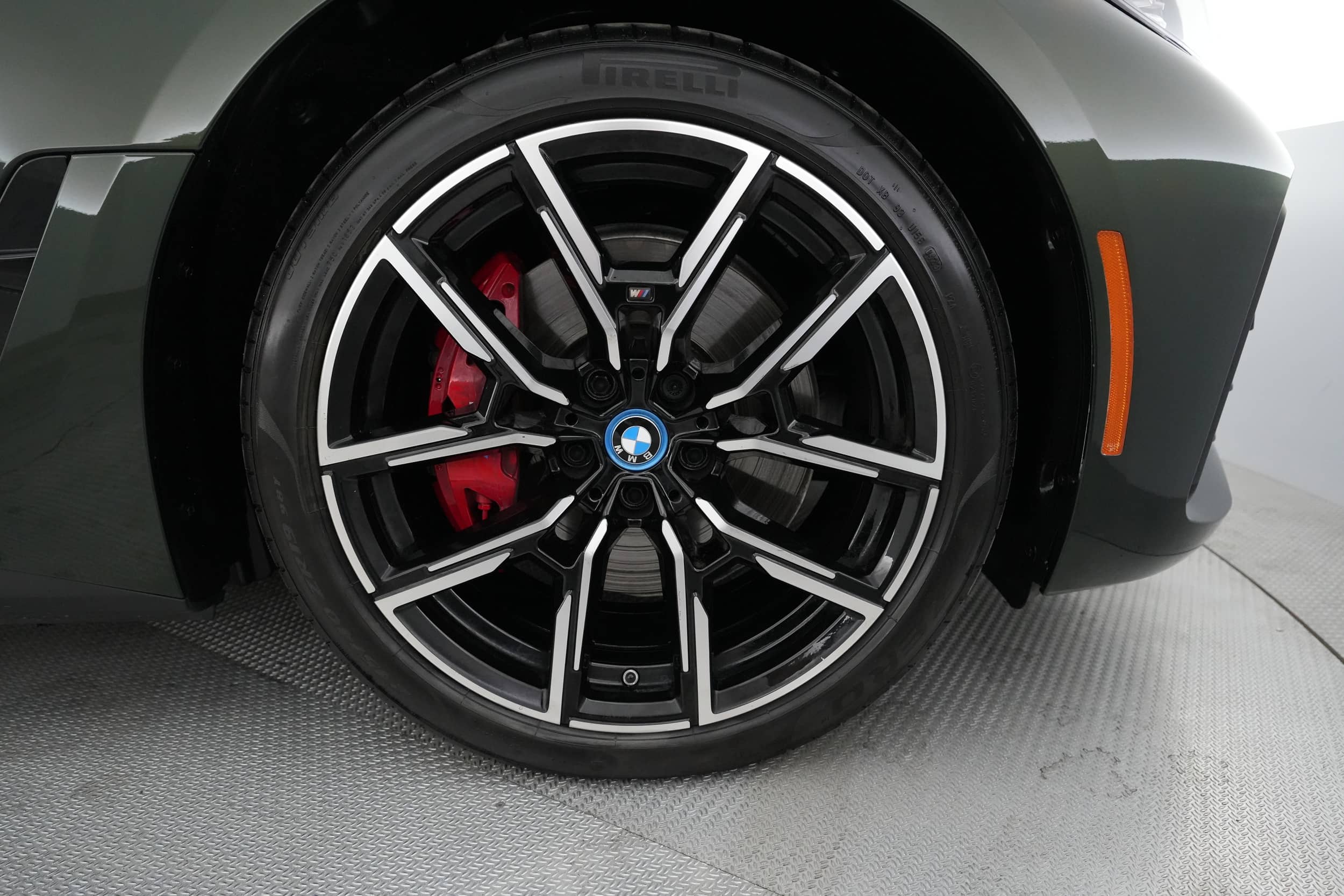 EverCars Co. vehicle image 17 for BMW i4 -  eDrive40 on EverCars Co.