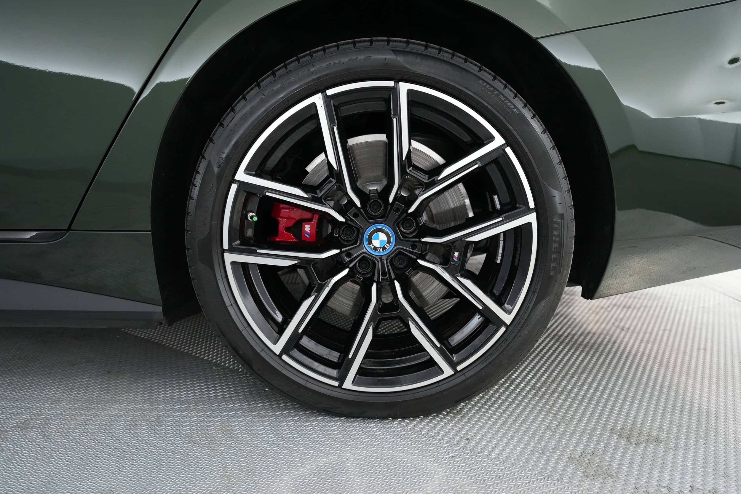 EverCars Co. vehicle image 15 for BMW i4 -  eDrive40 on EverCars Co.