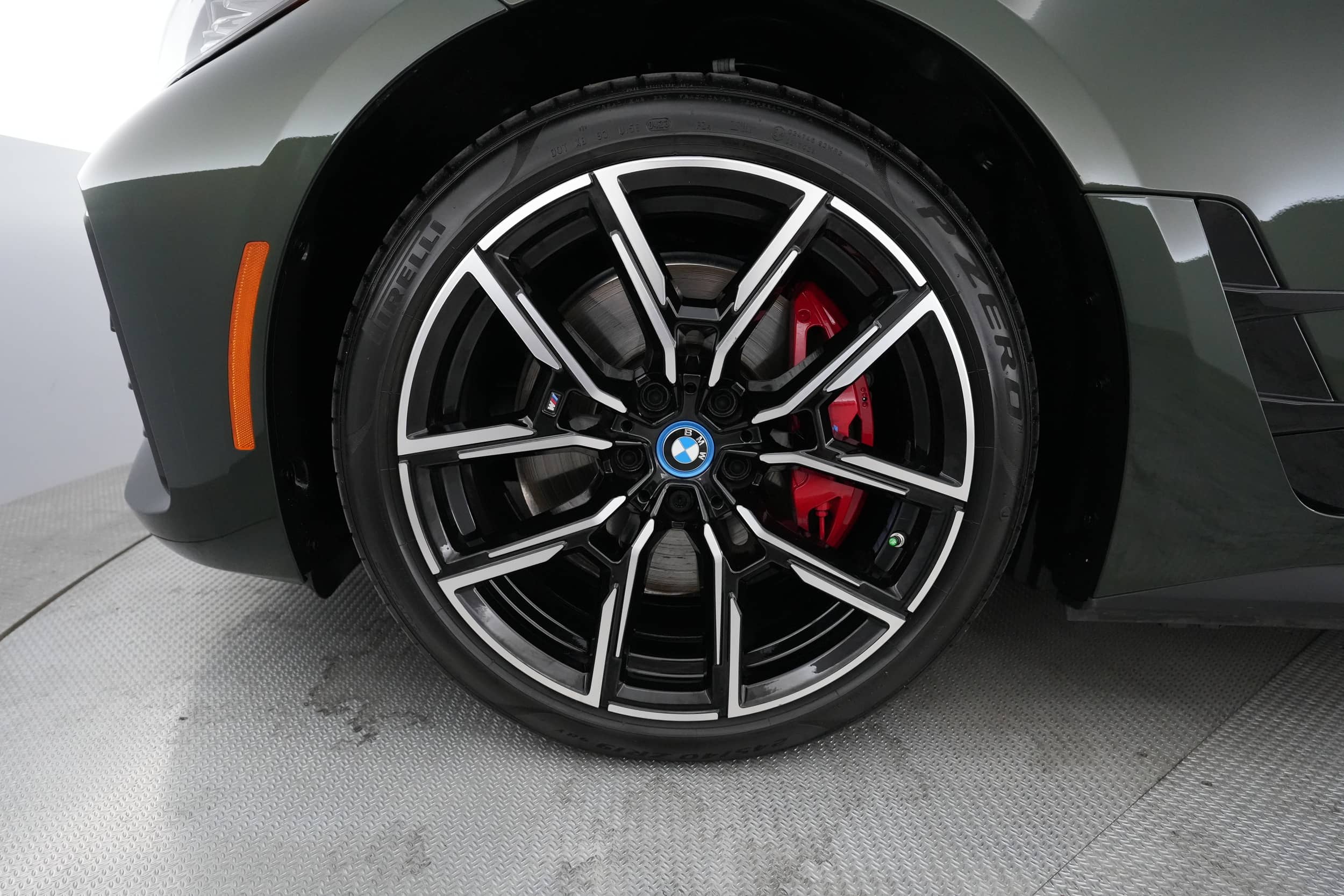 EverCars Co. vehicle image 7 for BMW i4 -  eDrive40 on EverCars Co.