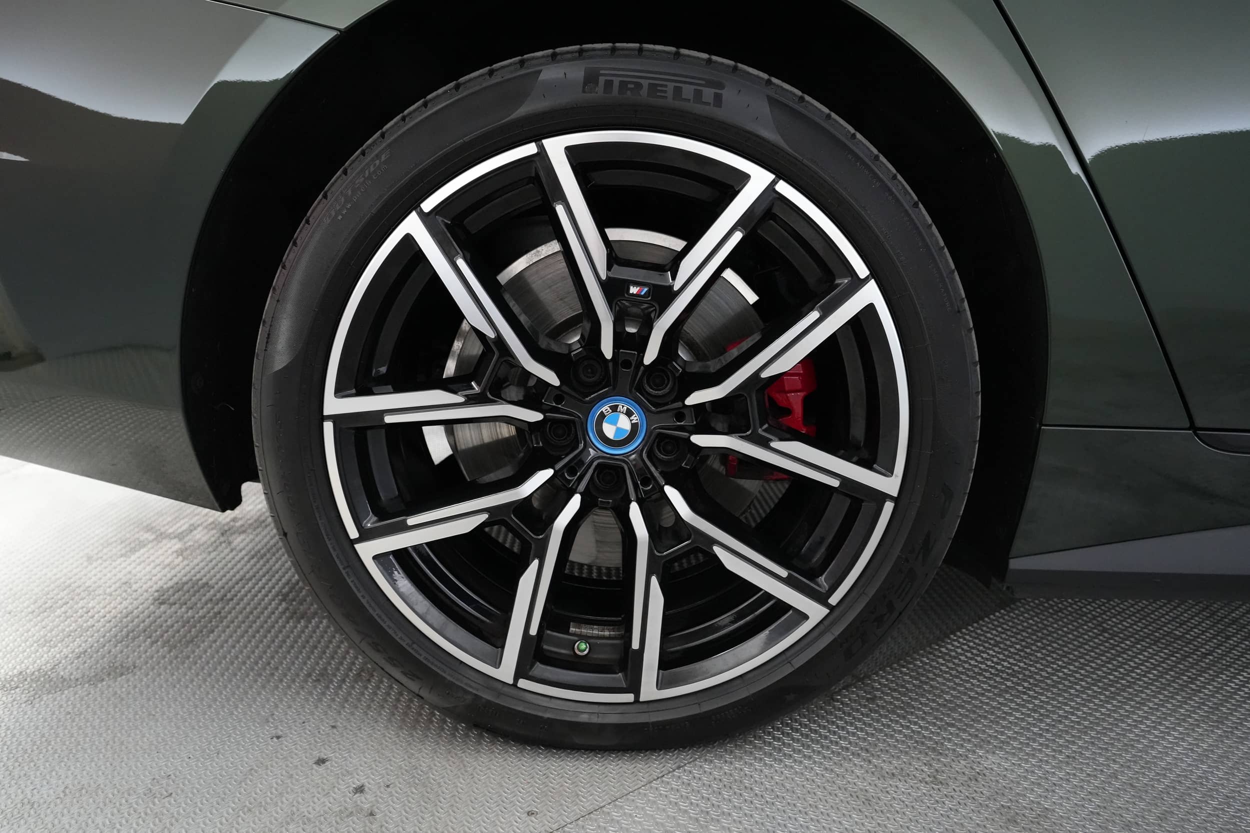EverCars Co. vehicle image 16 for BMW i4 -  eDrive40 on EverCars Co.