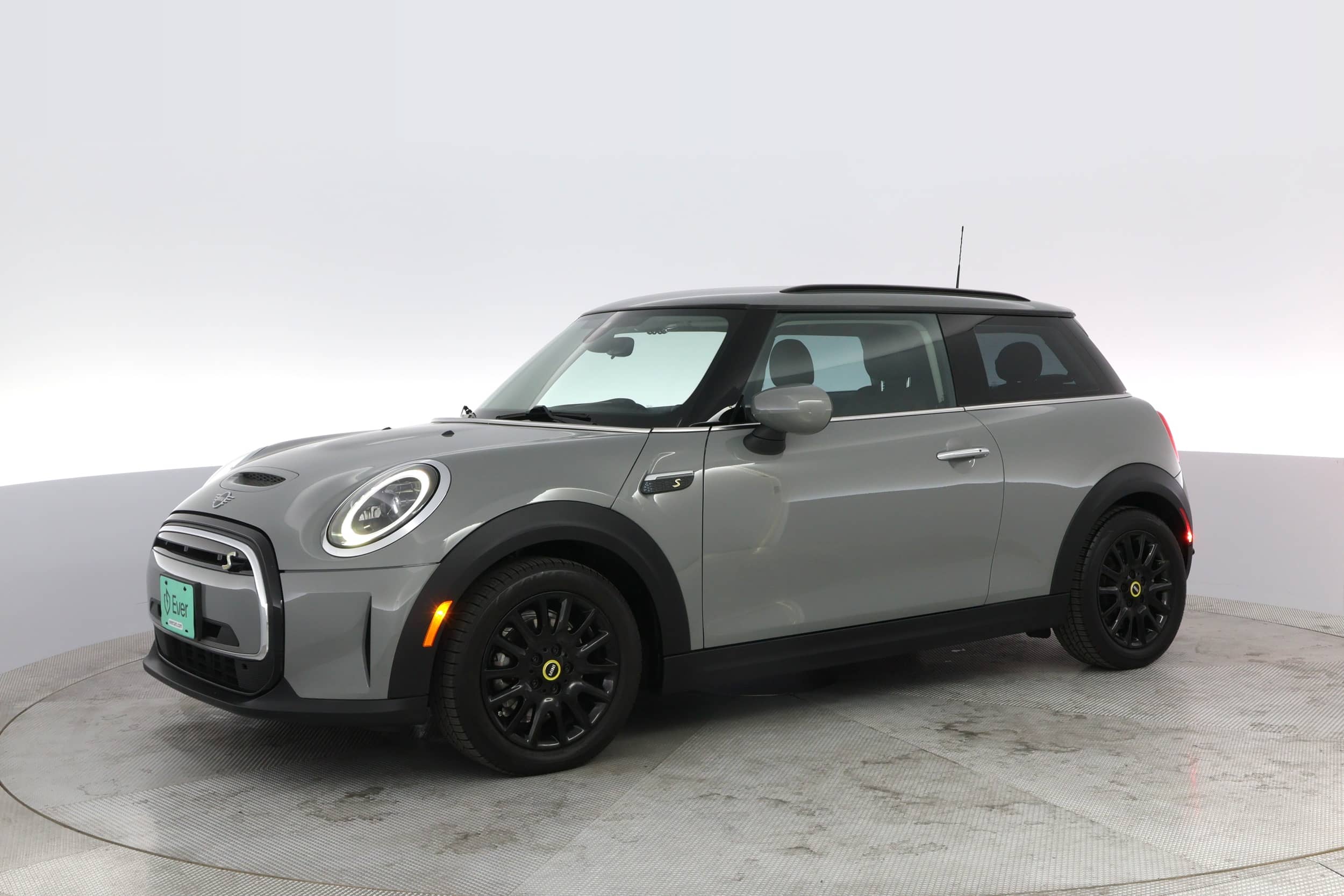 EverCars Co. vehicle image 14 for Mini Cooper SE -  Signature on EverCars Co.