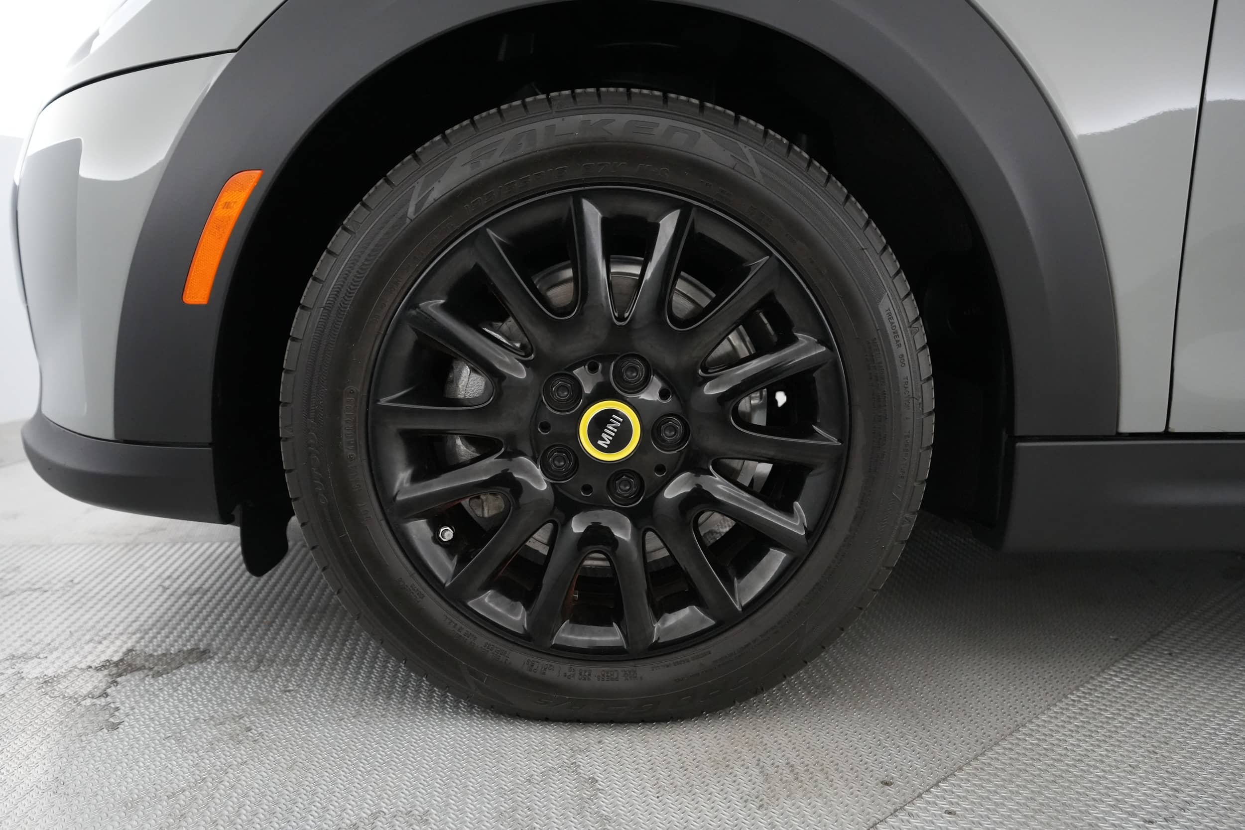 EverCars Co. vehicle image 7 for Mini Cooper SE -  Signature on EverCars Co.
